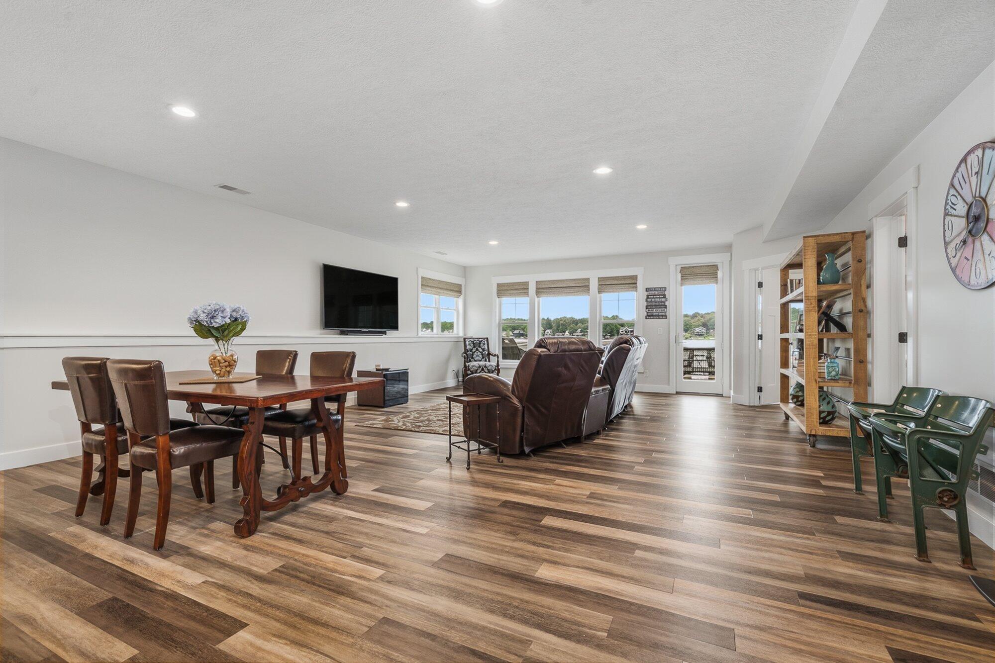 1573 S Crooked Lake Drive Kalamazoo MI 49009