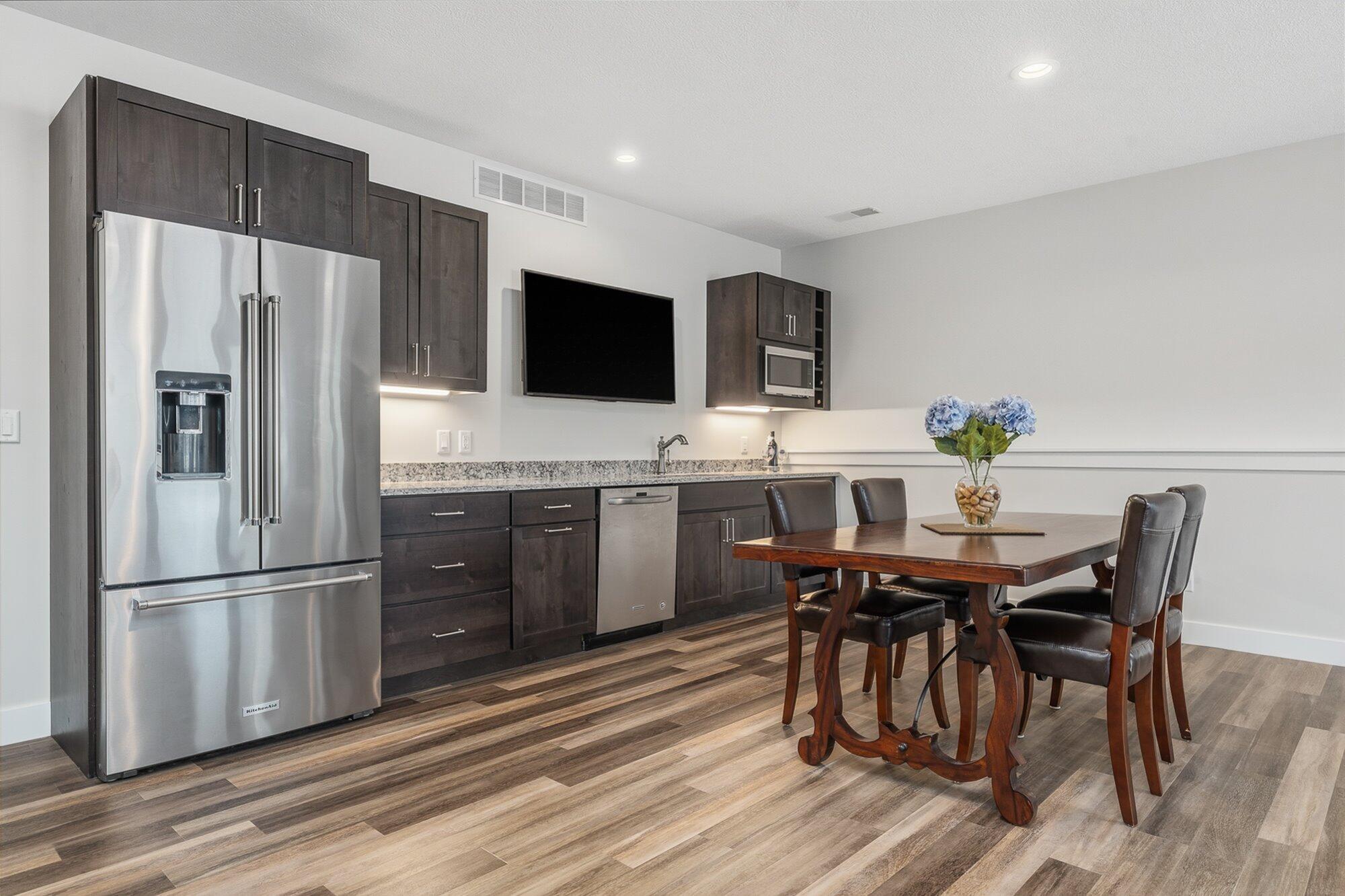 1573 S Crooked Lake Drive Kalamazoo MI 49009