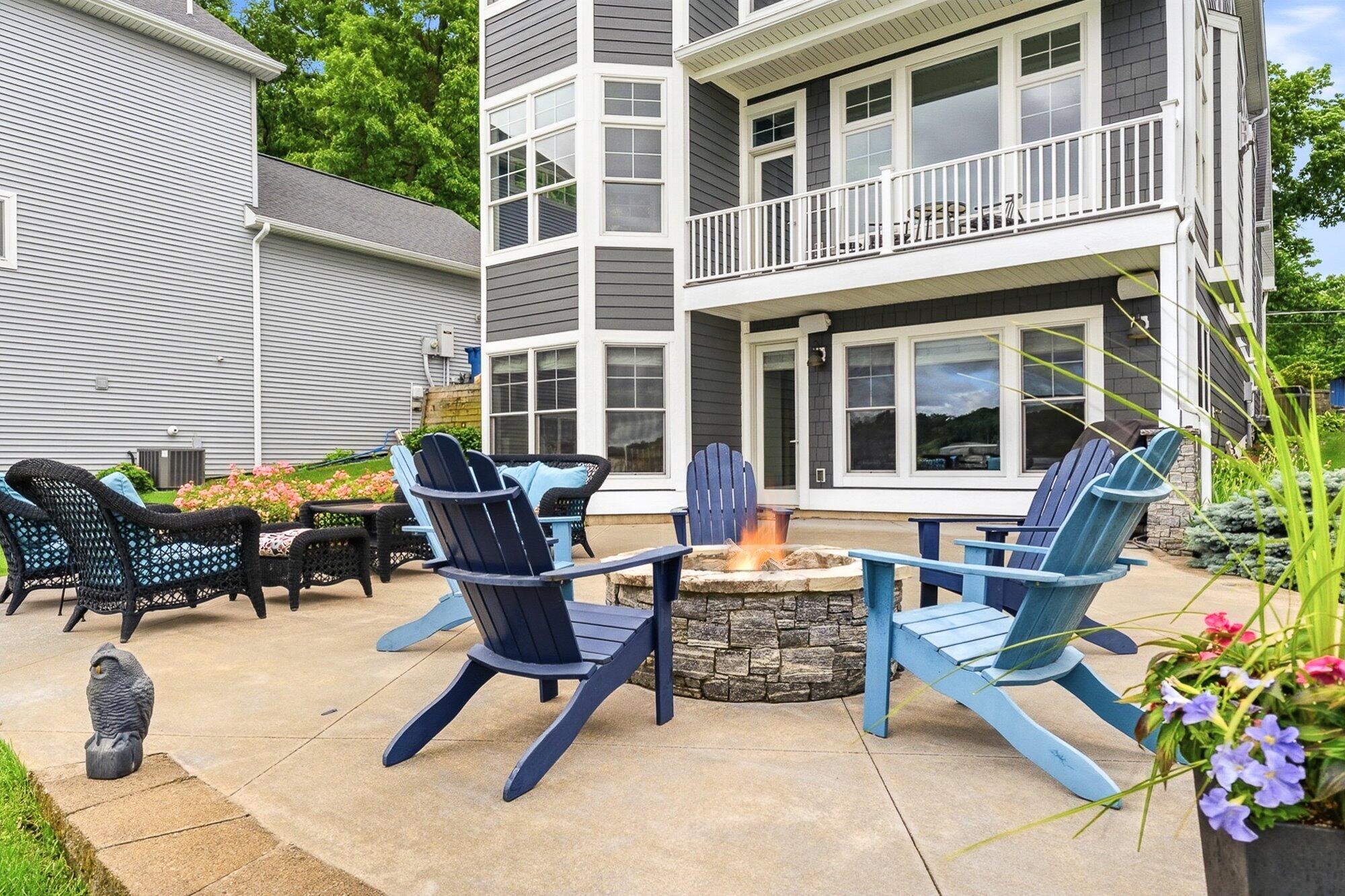 1573 S Crooked Lake Drive Kalamazoo MI 49009