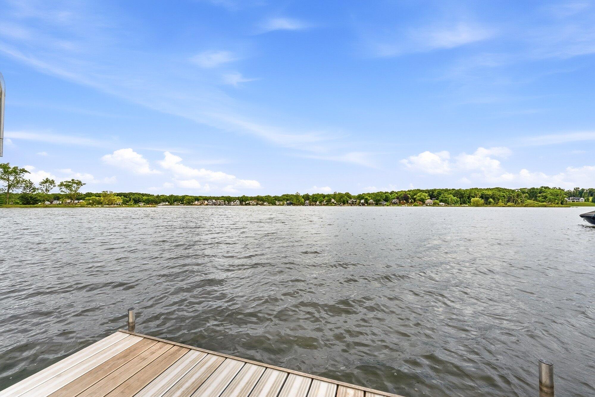 1573 S Crooked Lake Drive Kalamazoo MI 49009