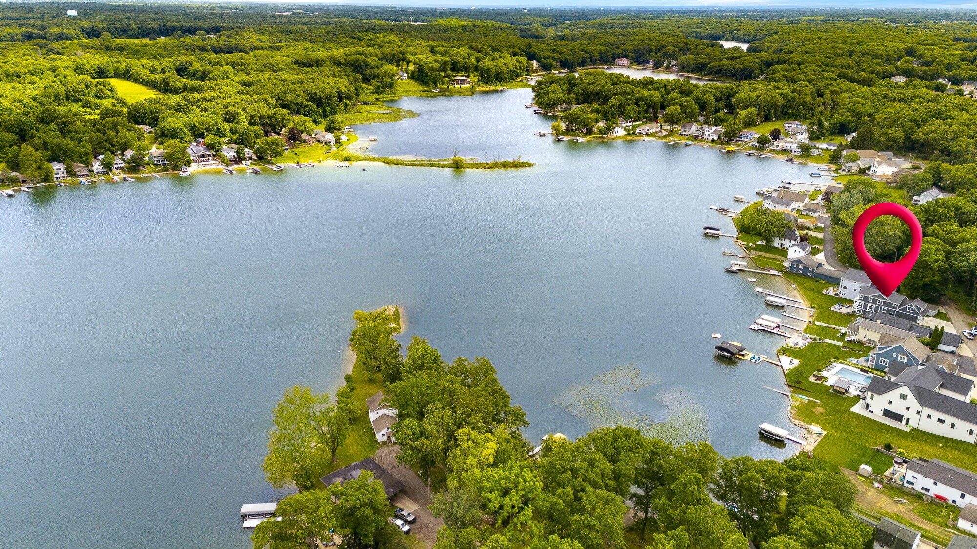1573 S Crooked Lake Drive Kalamazoo MI 49009