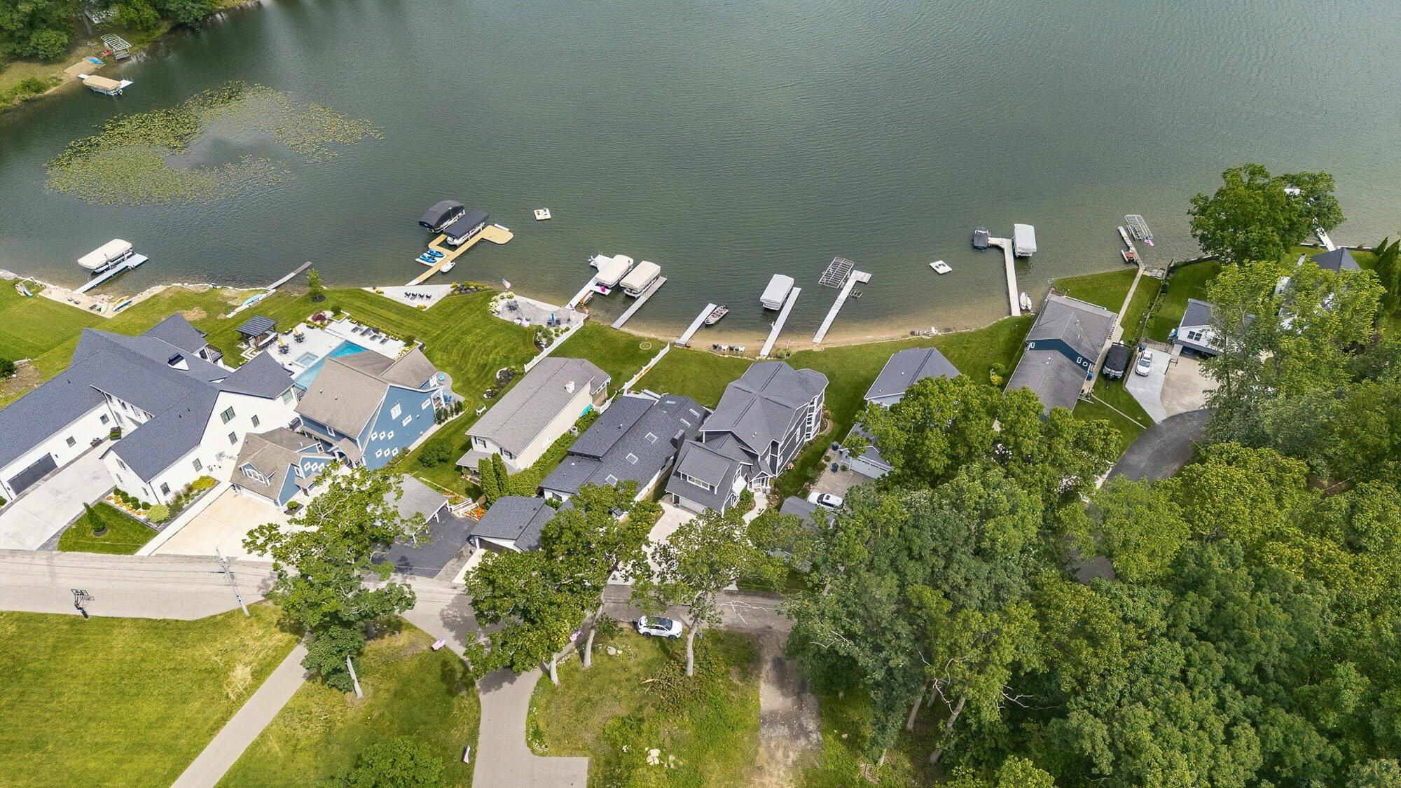 1573 S Crooked Lake Drive Kalamazoo MI 49009