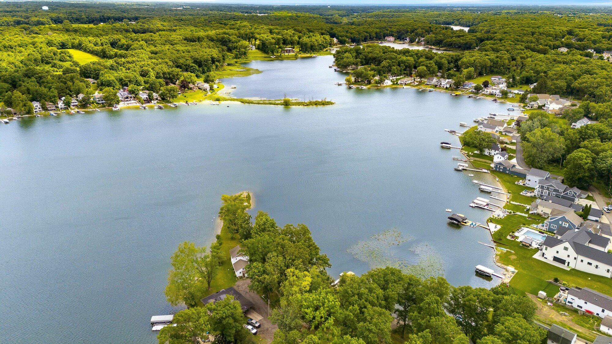 1573 S Crooked Lake Drive Kalamazoo MI 49009