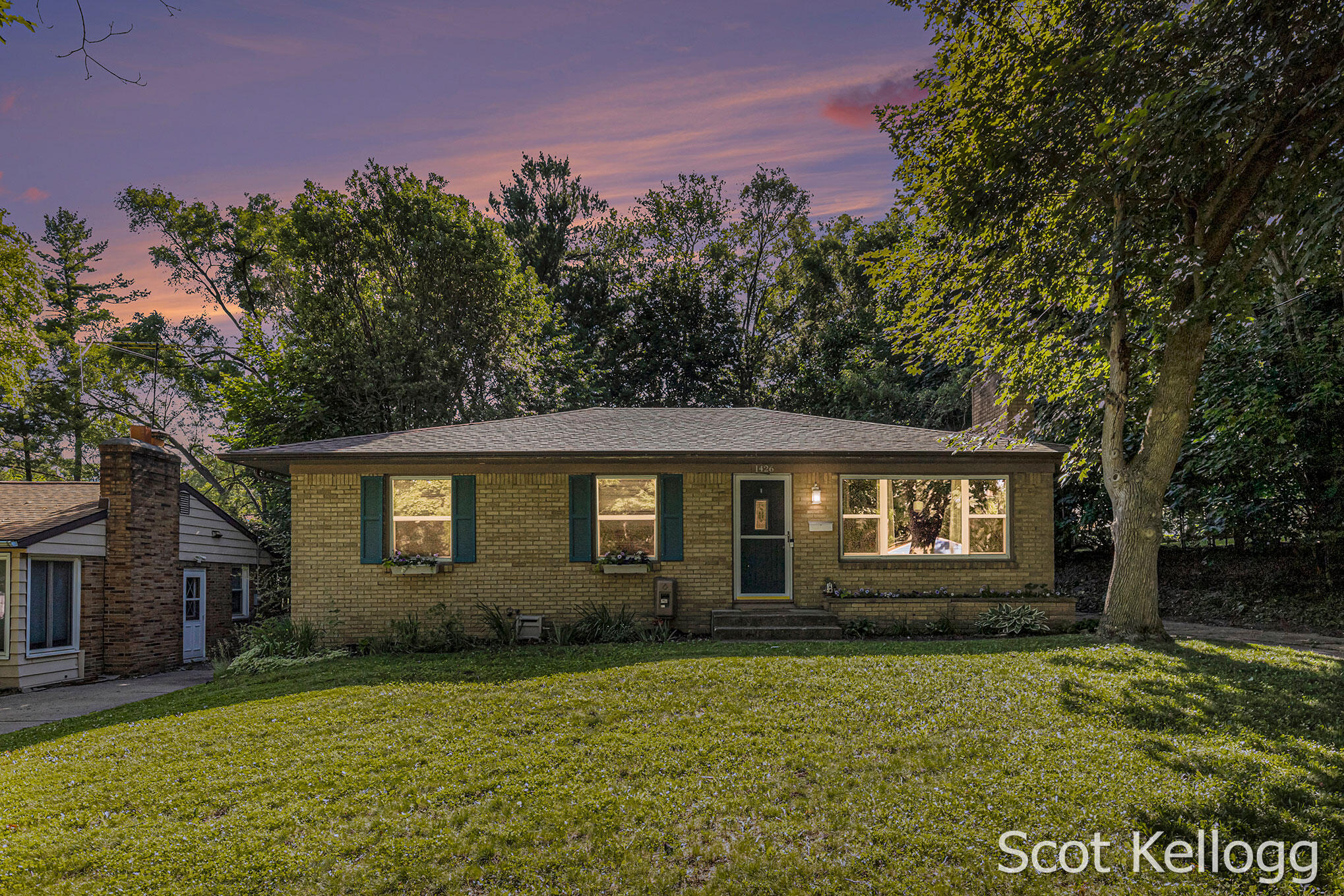 1426 Lewison Avenue NE Grand Rapids MI 49505