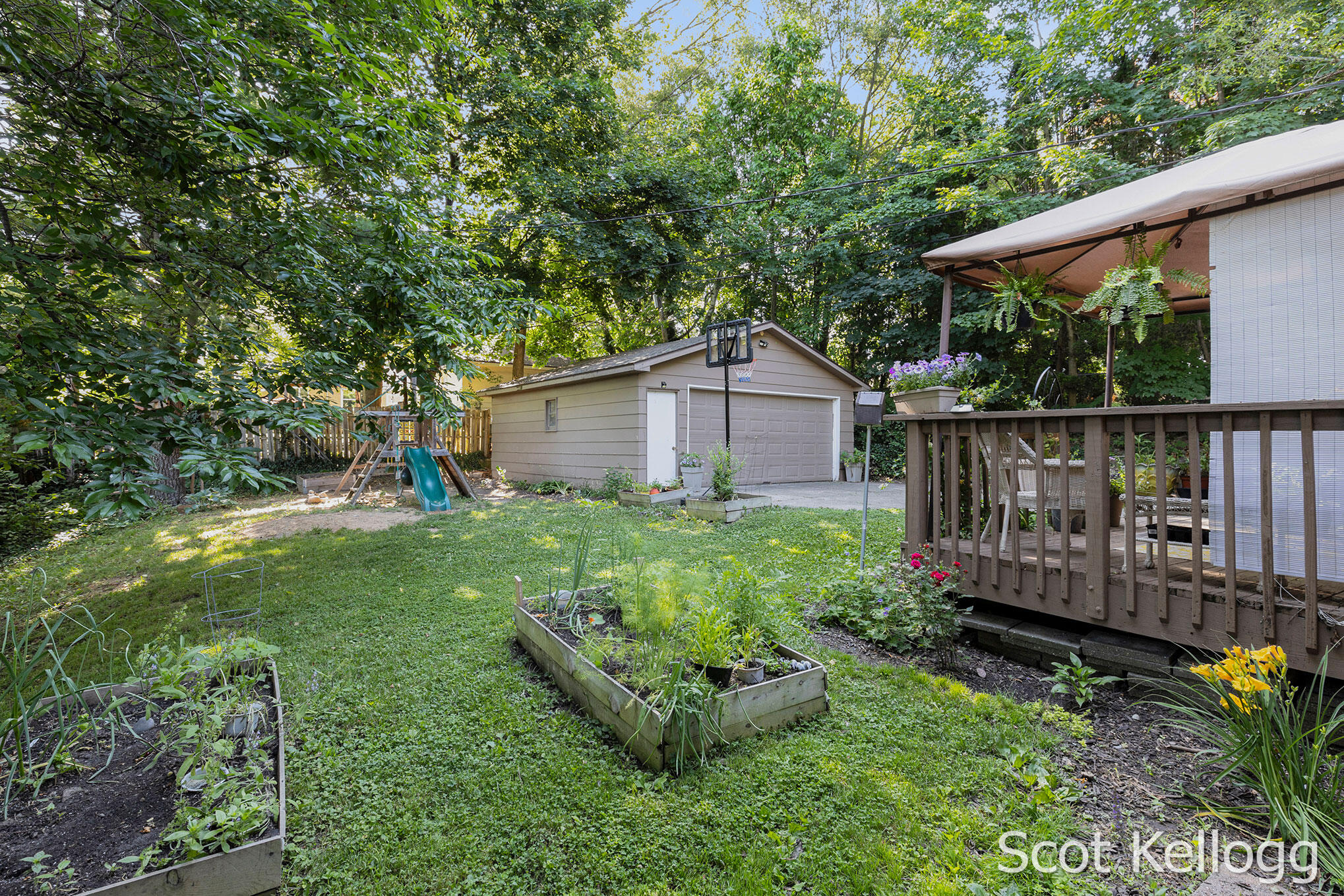 1426 Lewison Avenue NE Grand Rapids MI 49505
