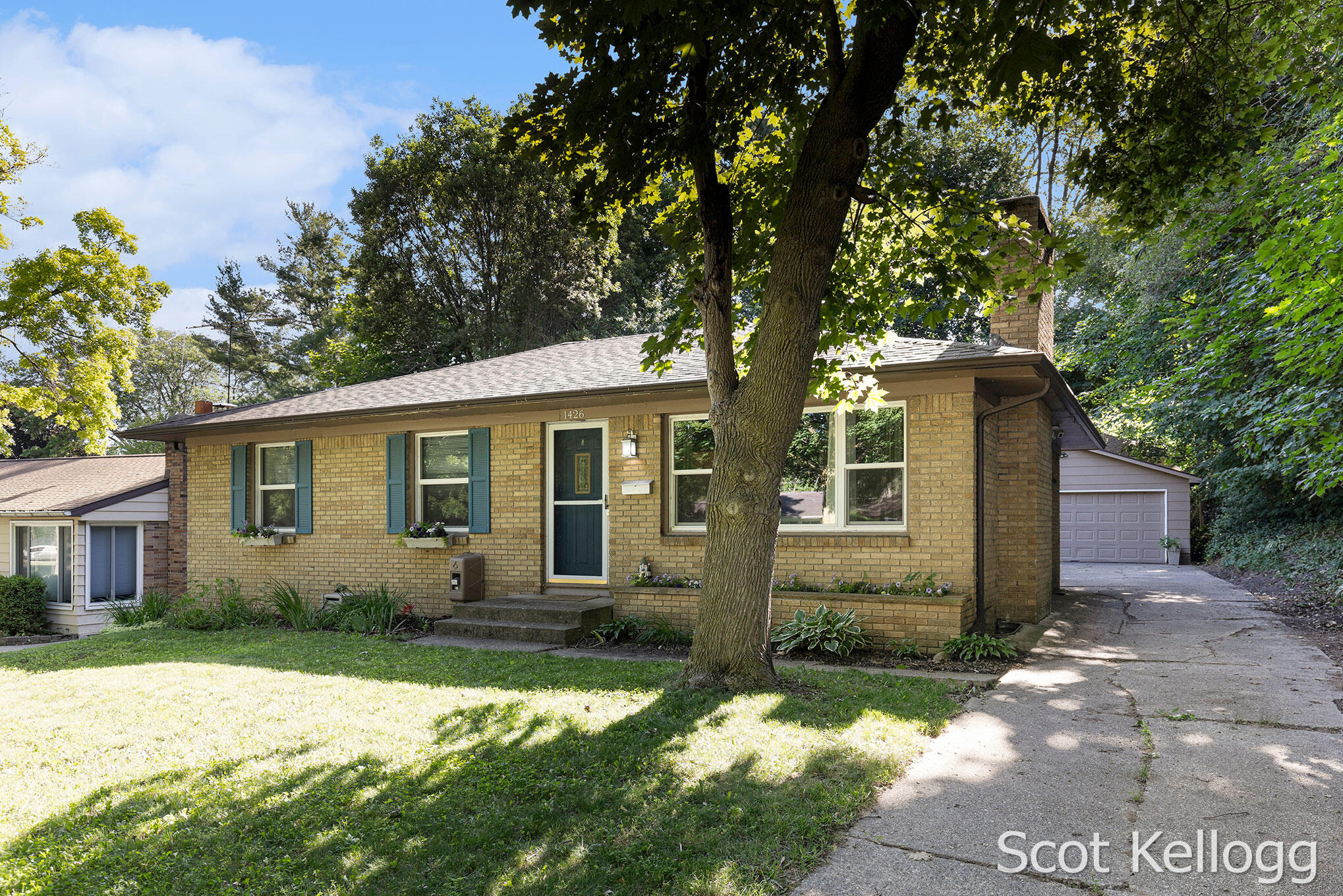 1426 Lewison Avenue NE Grand Rapids MI 49505