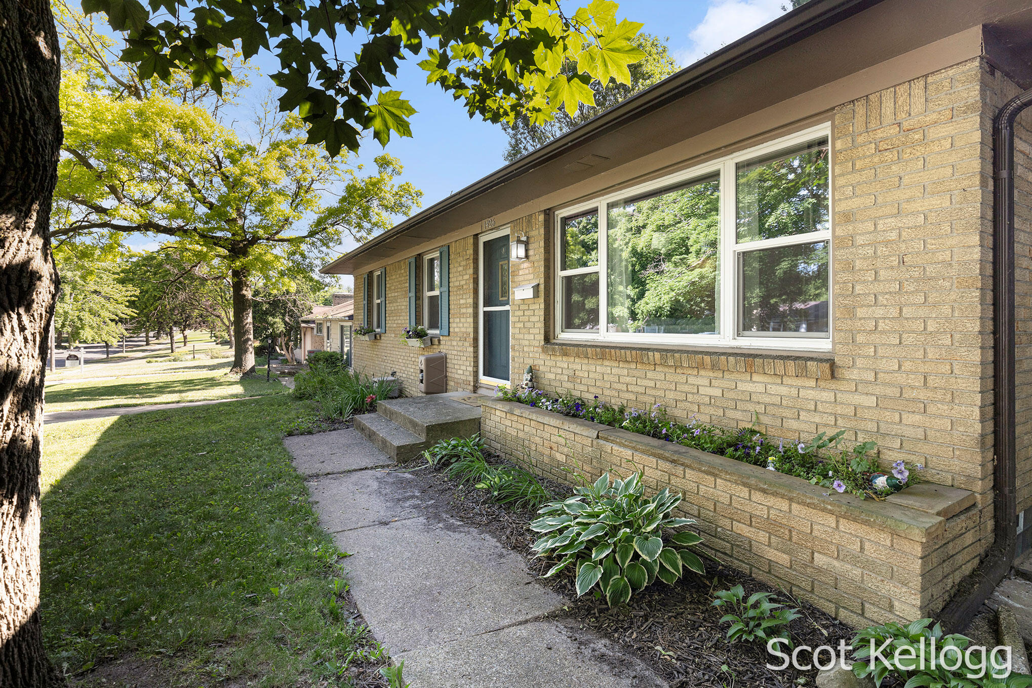 1426 Lewison Avenue NE Grand Rapids MI 49505
