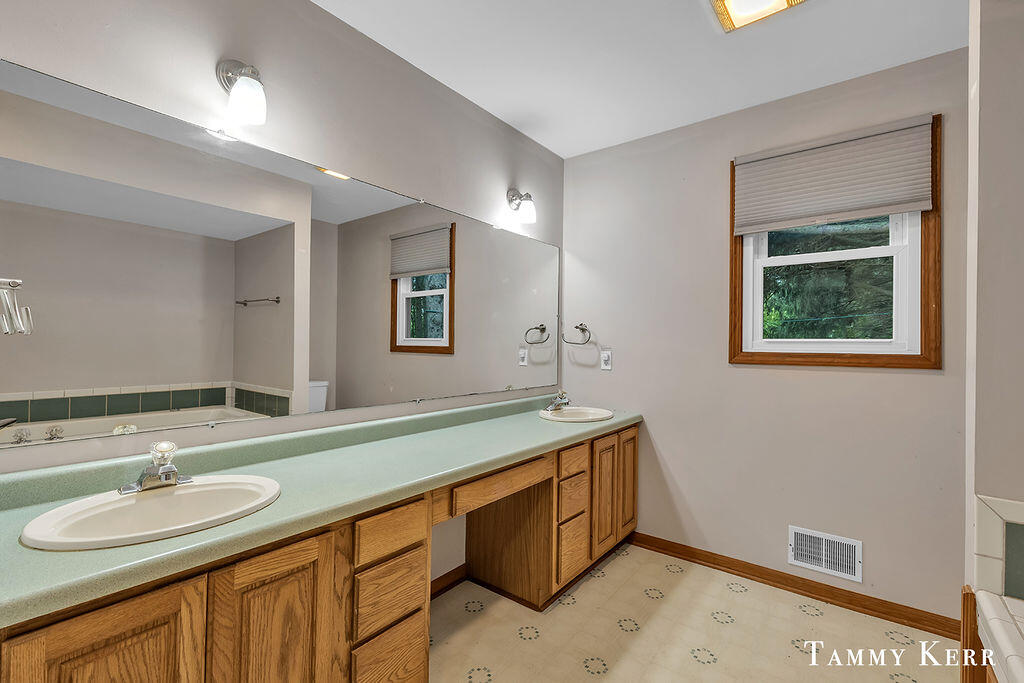 2230 58th Street Fennville MI 49408