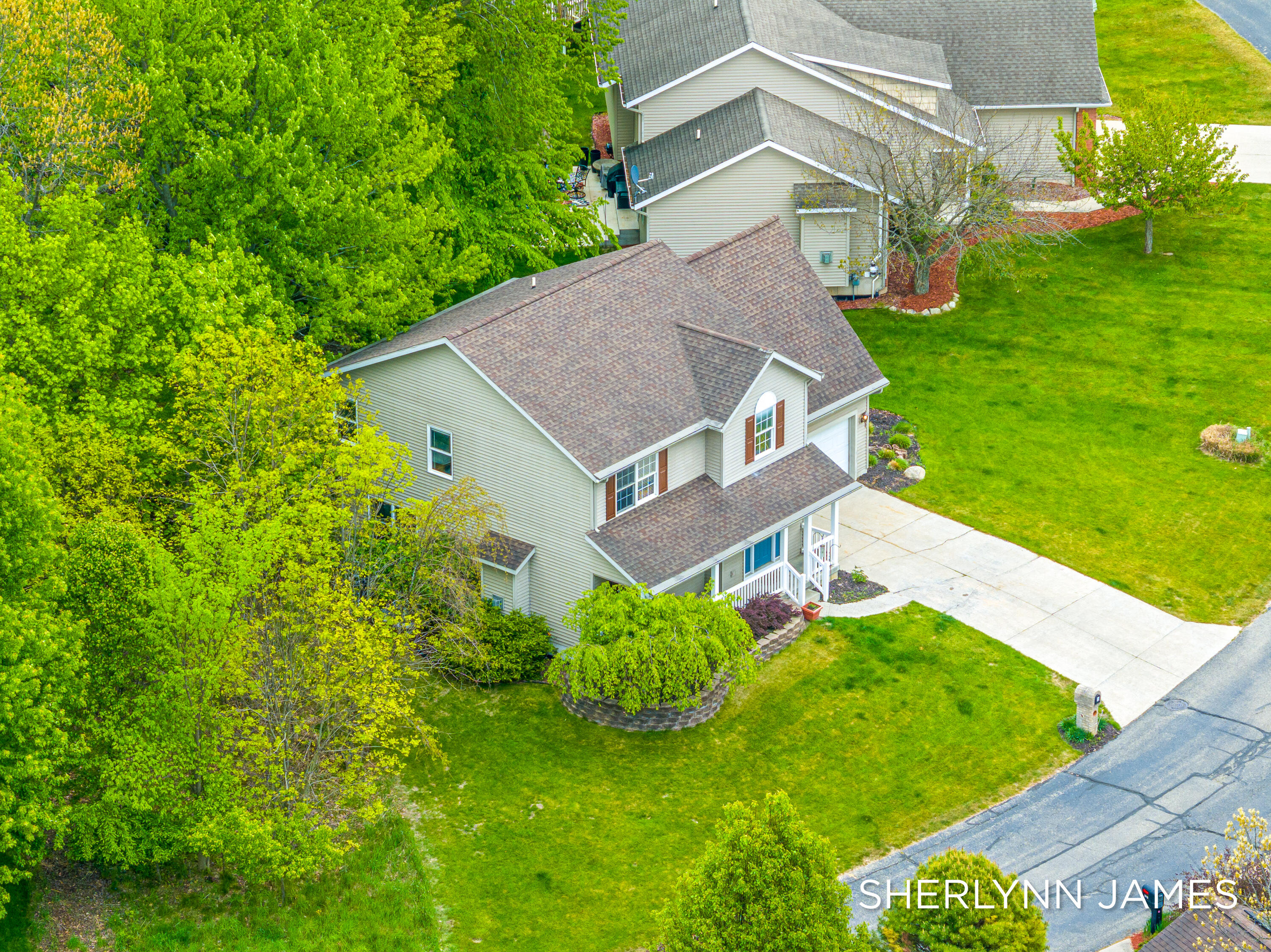 3816 Ravinewood Circle SE Grand Rapids MI 49508
