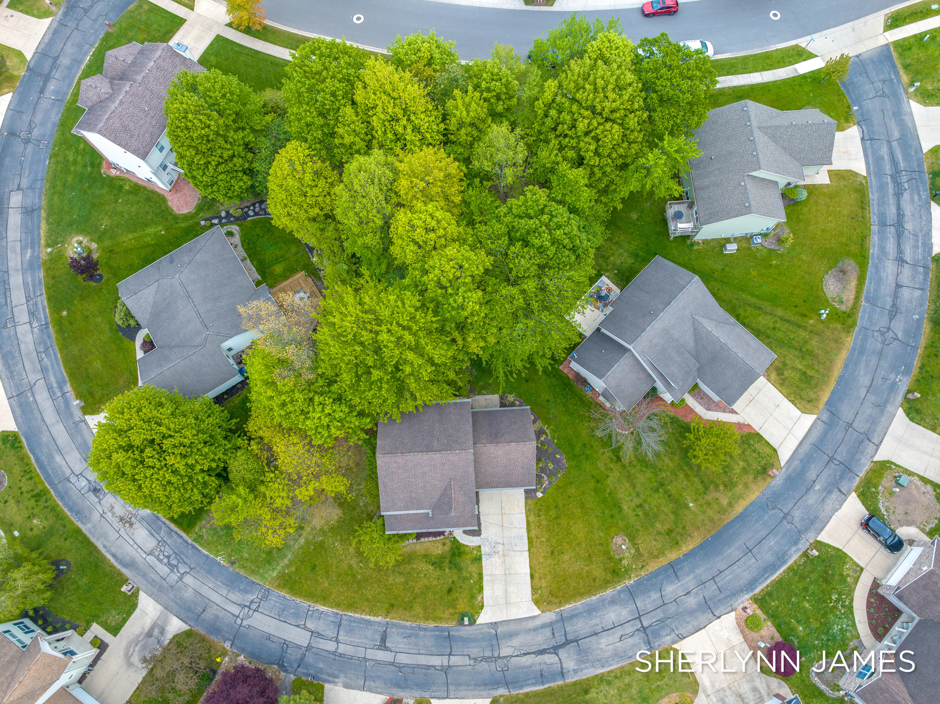 3816 Ravinewood Circle SE Grand Rapids MI 49508
