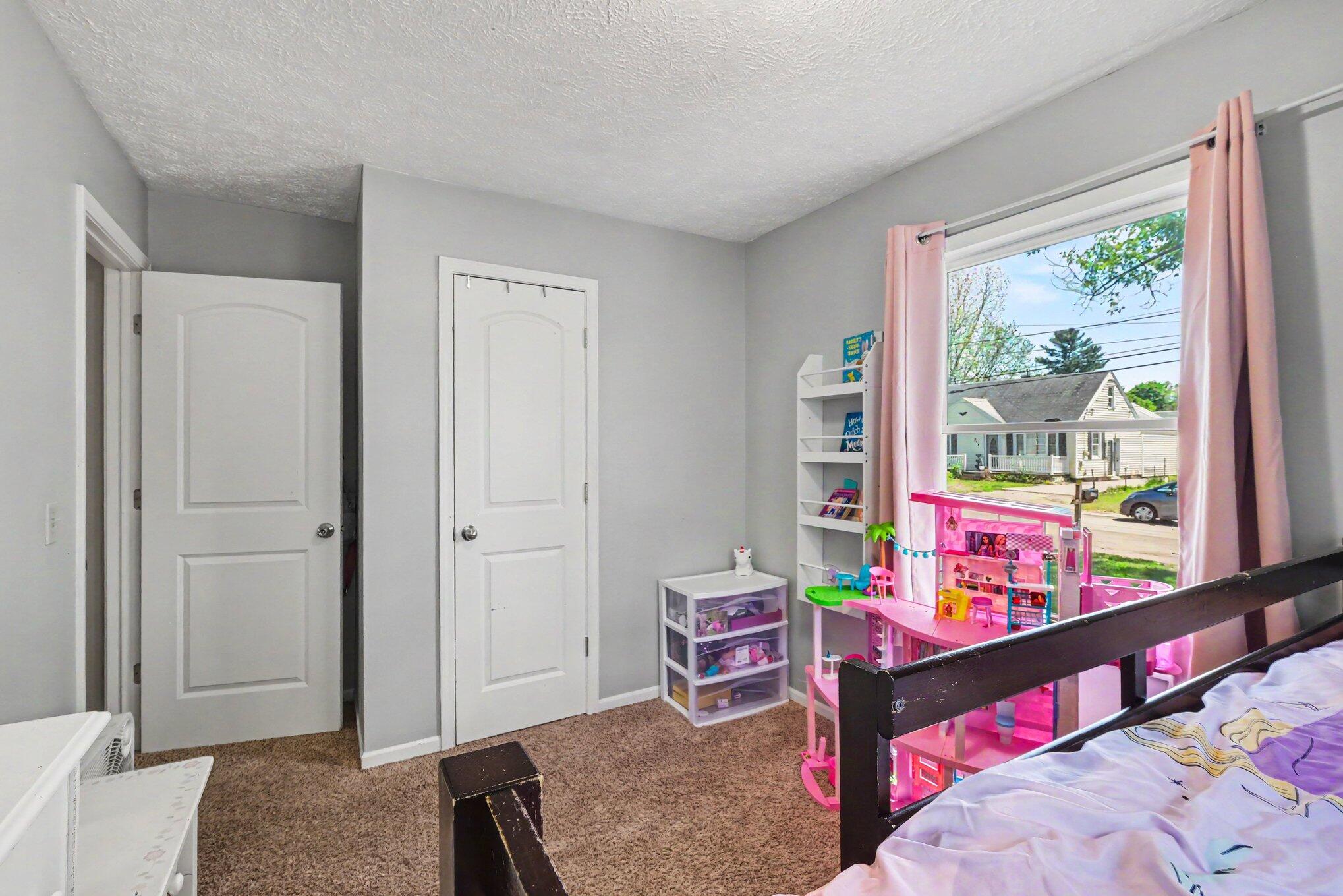 237 Nora Street SE Grand Rapids MI 49548