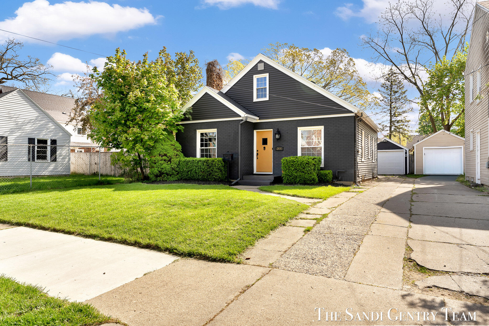 2414 Paris Avenue SE Grand Rapids MI 49507