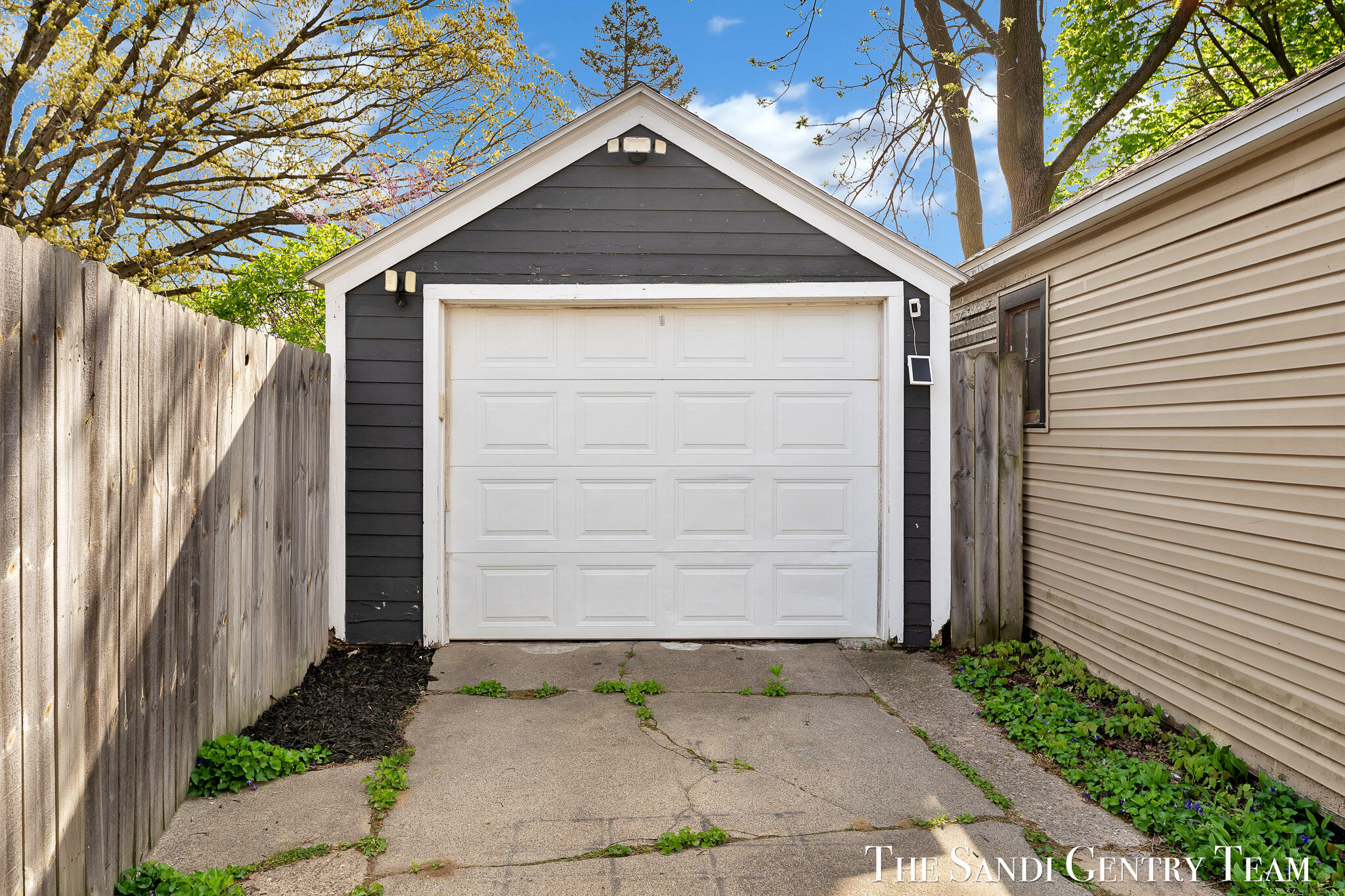 2414 Paris Avenue SE Grand Rapids MI 49507