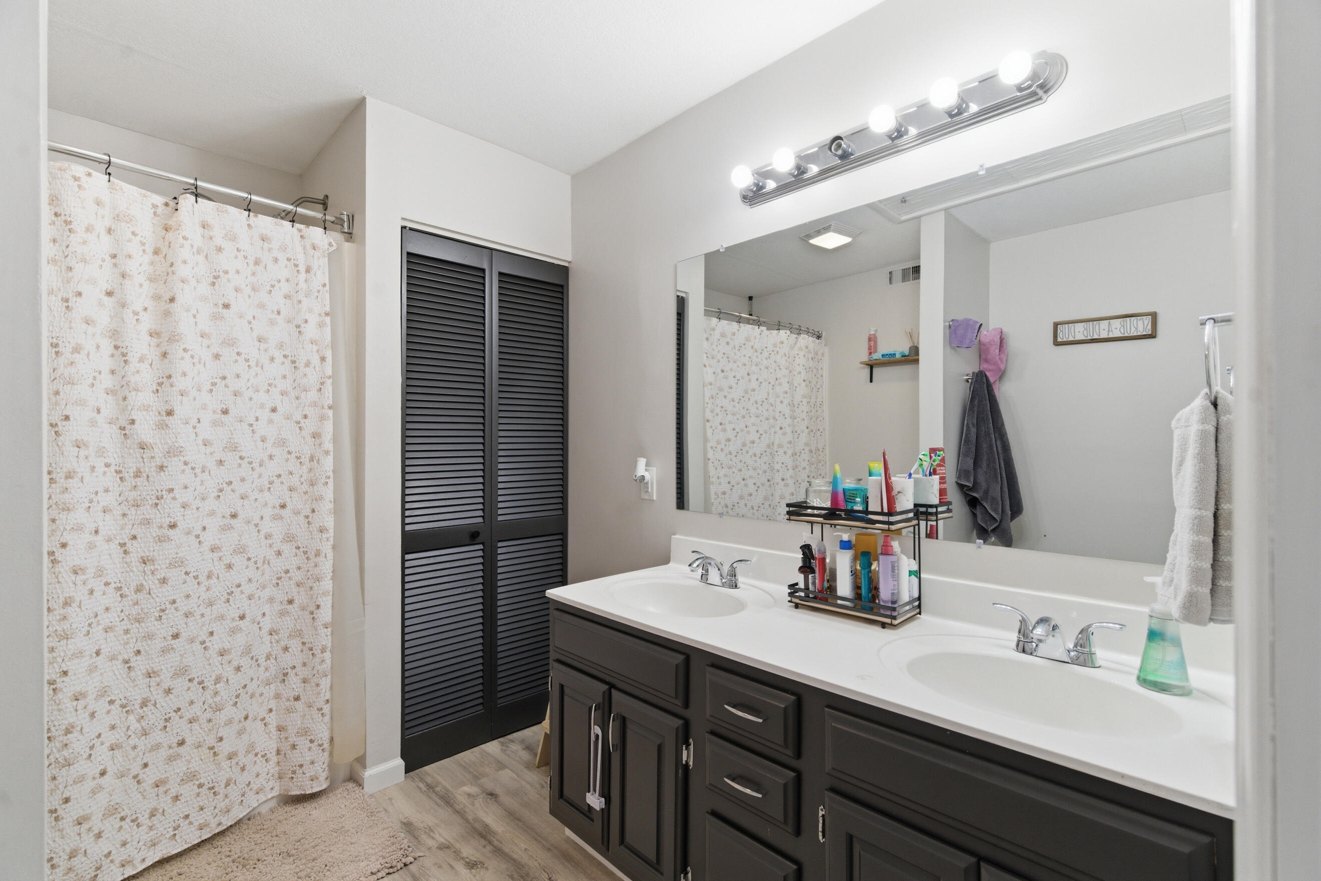 2428 Edgewood Drive Kalamazoo MI 49008