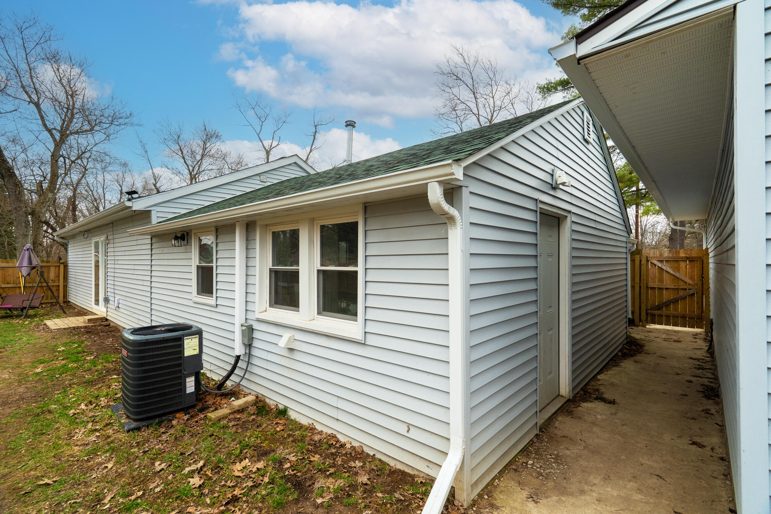 2428 Edgewood Drive Kalamazoo MI 49008