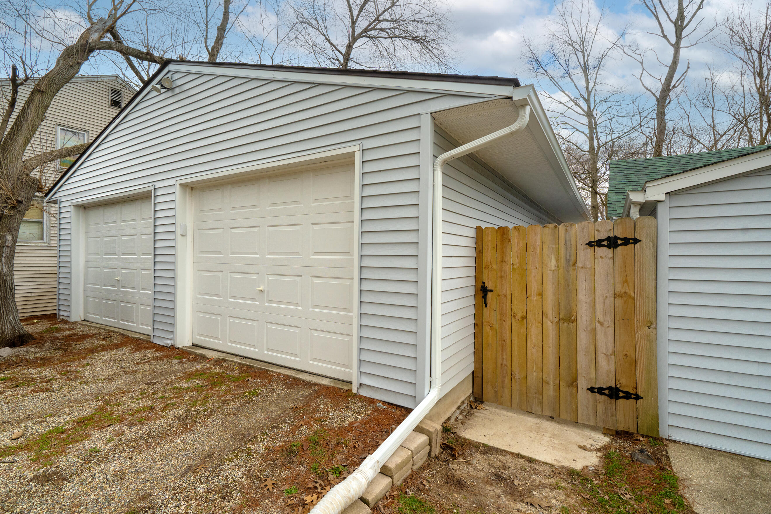 2428 Edgewood Drive Kalamazoo MI 49008