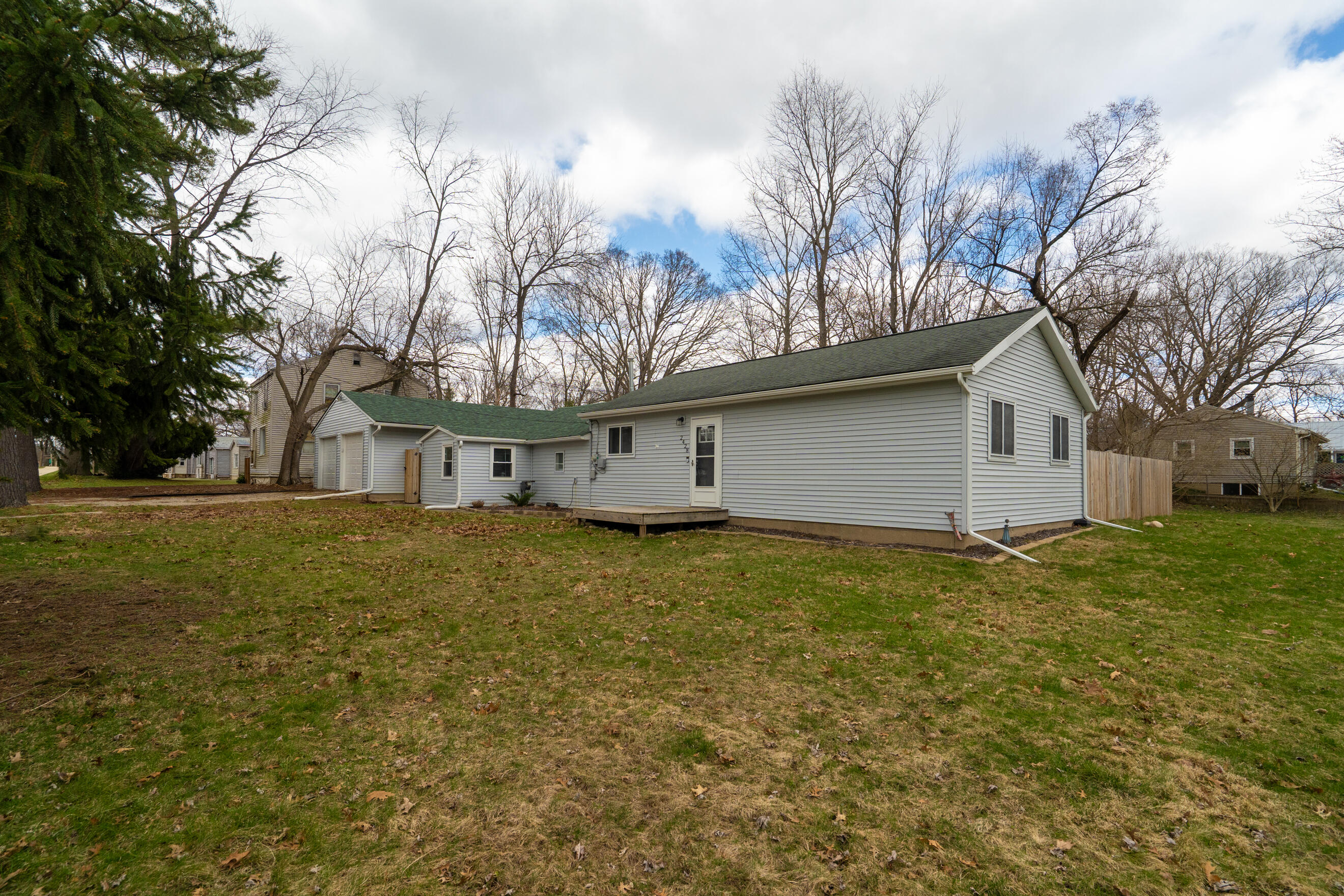 2428 Edgewood Drive Kalamazoo MI 49008