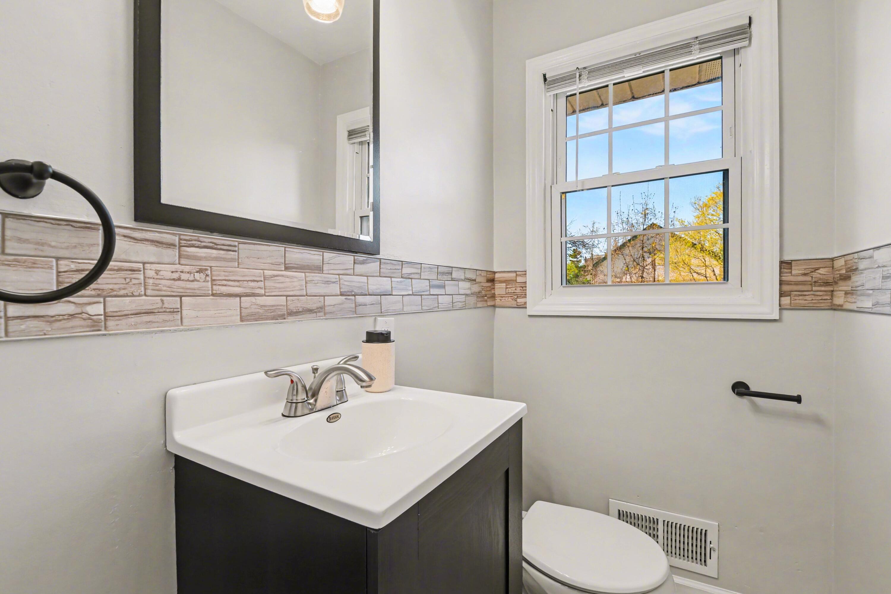 1658 Millbrook Street SE Grand Rapids MI 49508
