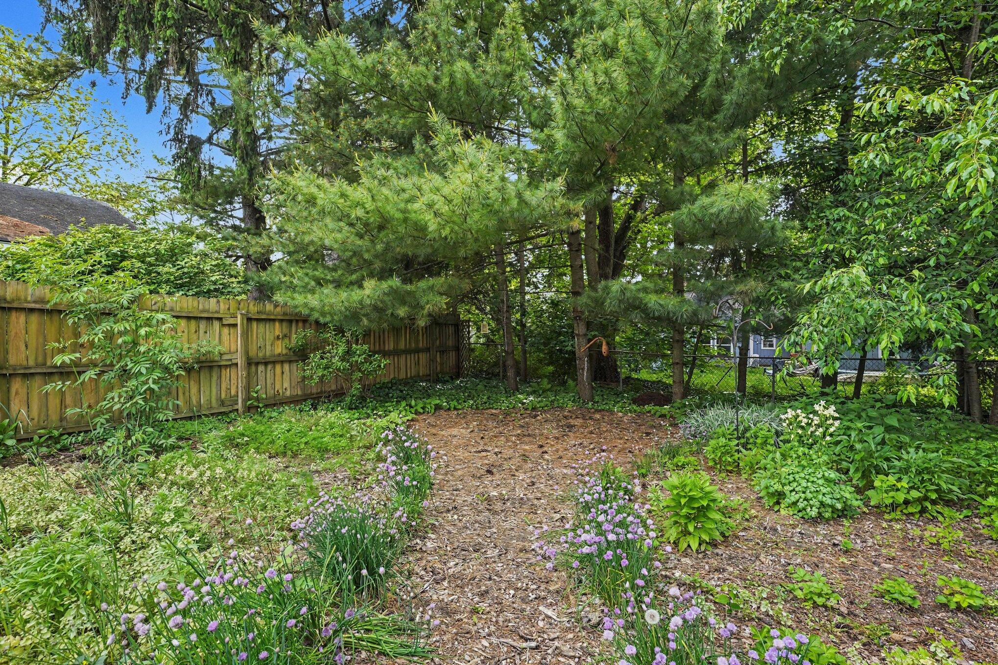221 Nelson Avenue Kalamazoo MI 49006