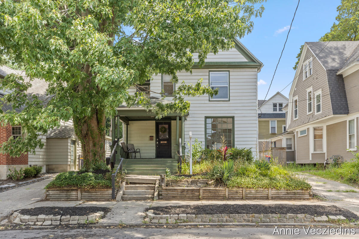 262 Hollister Avenue SE Grand Rapids MI 49506