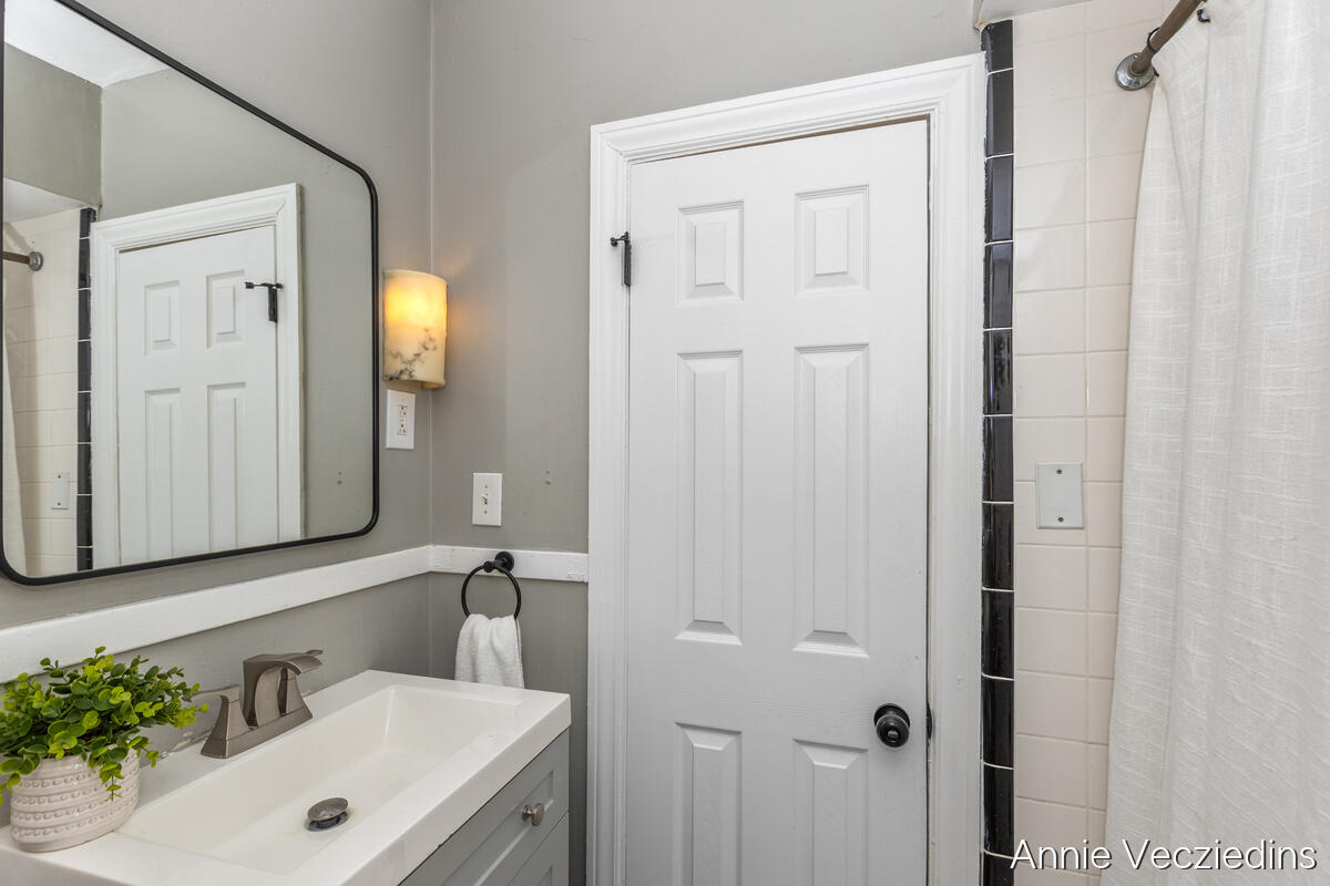 262 Hollister Avenue SE Grand Rapids MI 49506