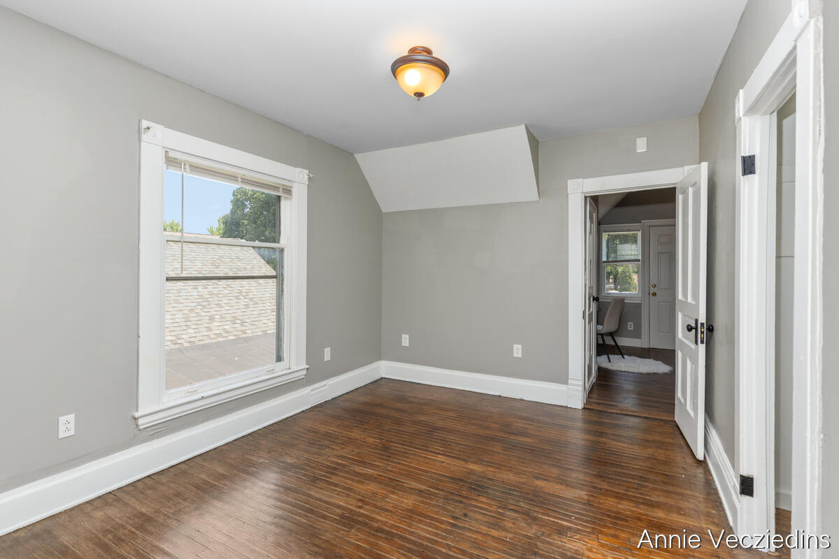 262 Hollister Avenue SE Grand Rapids MI 49506