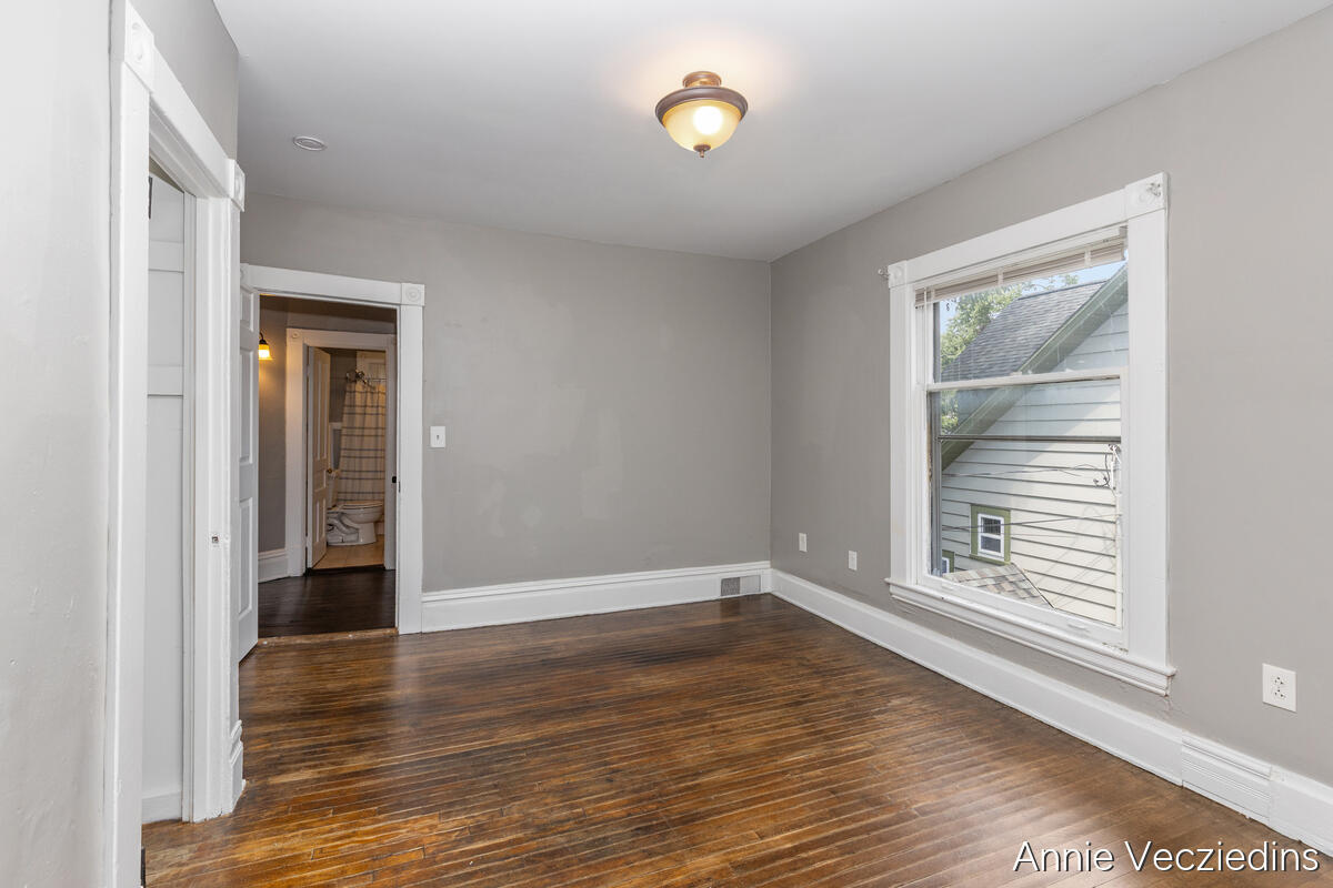 262 Hollister Avenue SE Grand Rapids MI 49506