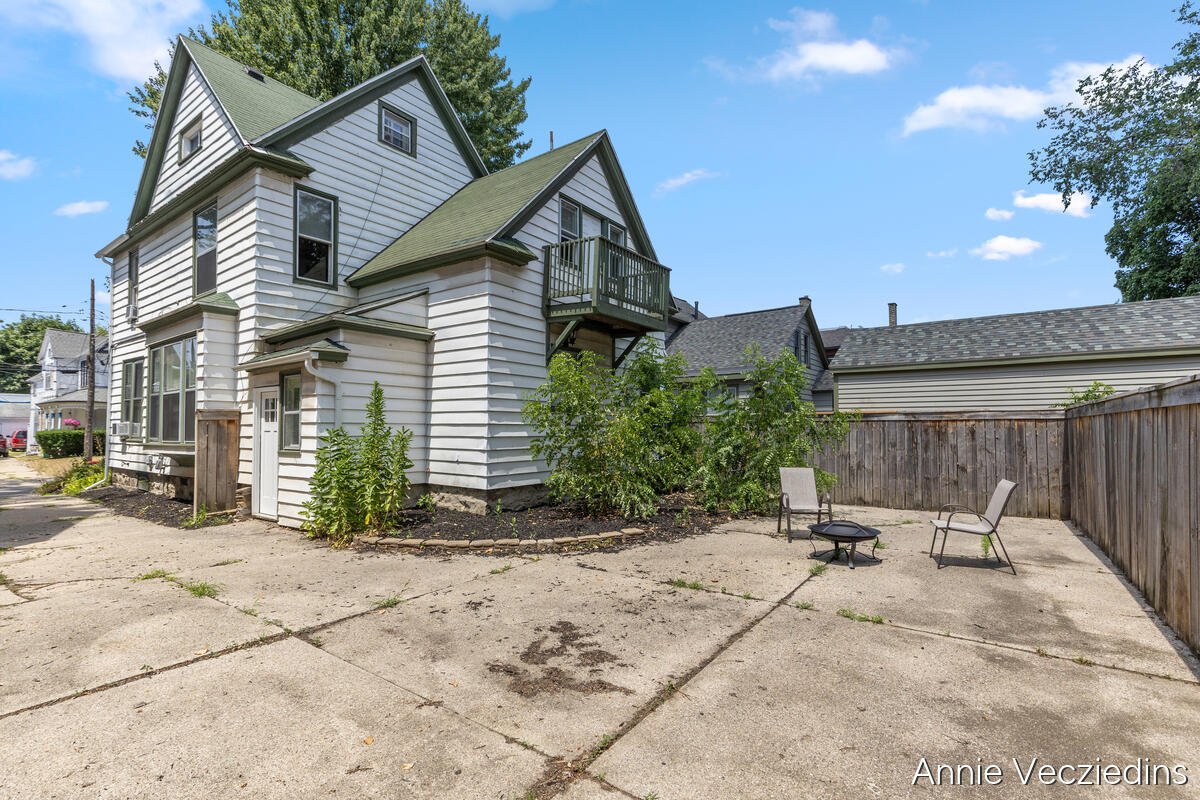 262 Hollister Avenue SE Grand Rapids MI 49506