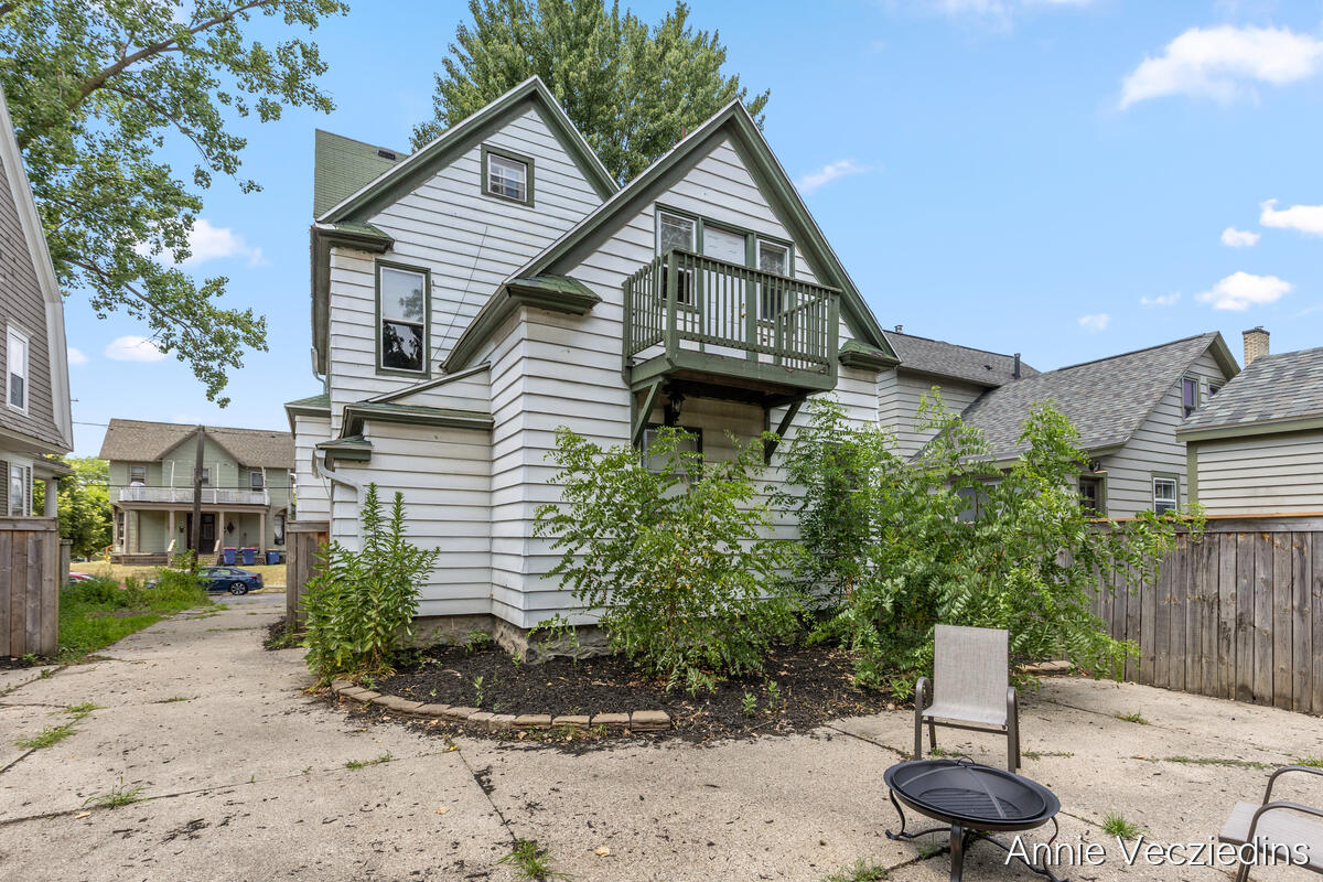 262 Hollister Avenue SE Grand Rapids MI 49506