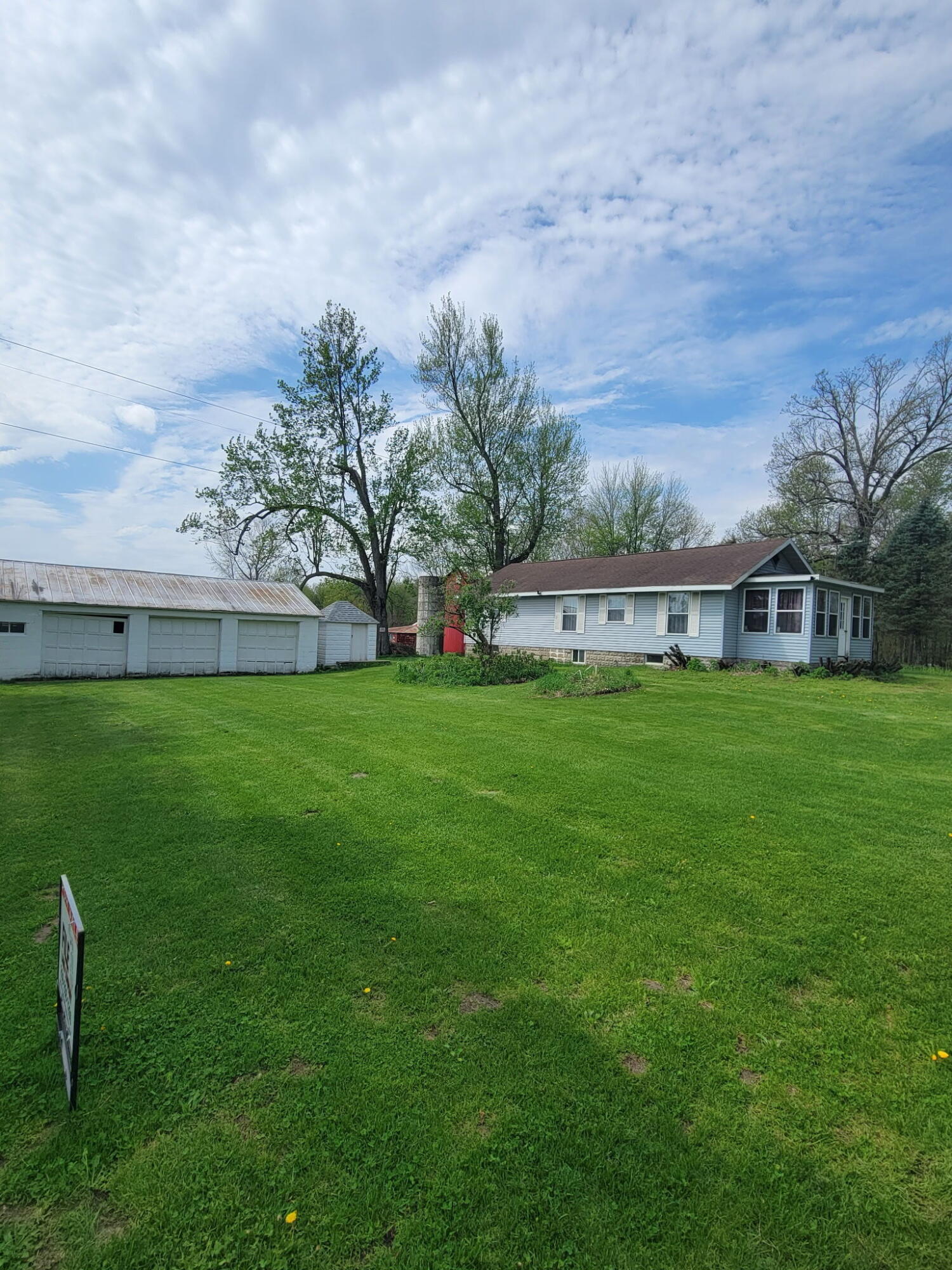 48705 92nd Avenue Decatur MI 49045