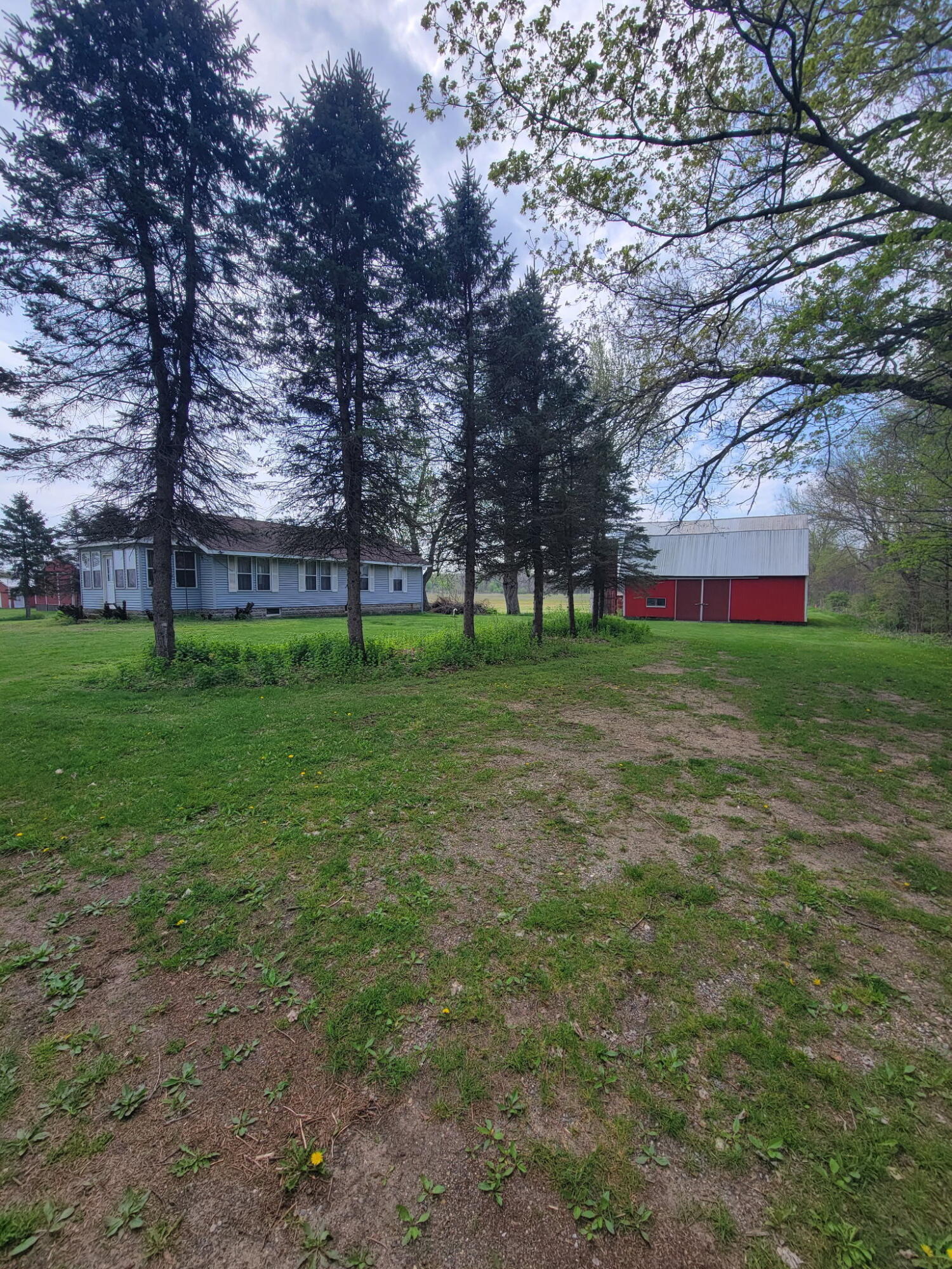 48705 92nd Avenue Decatur MI 49045