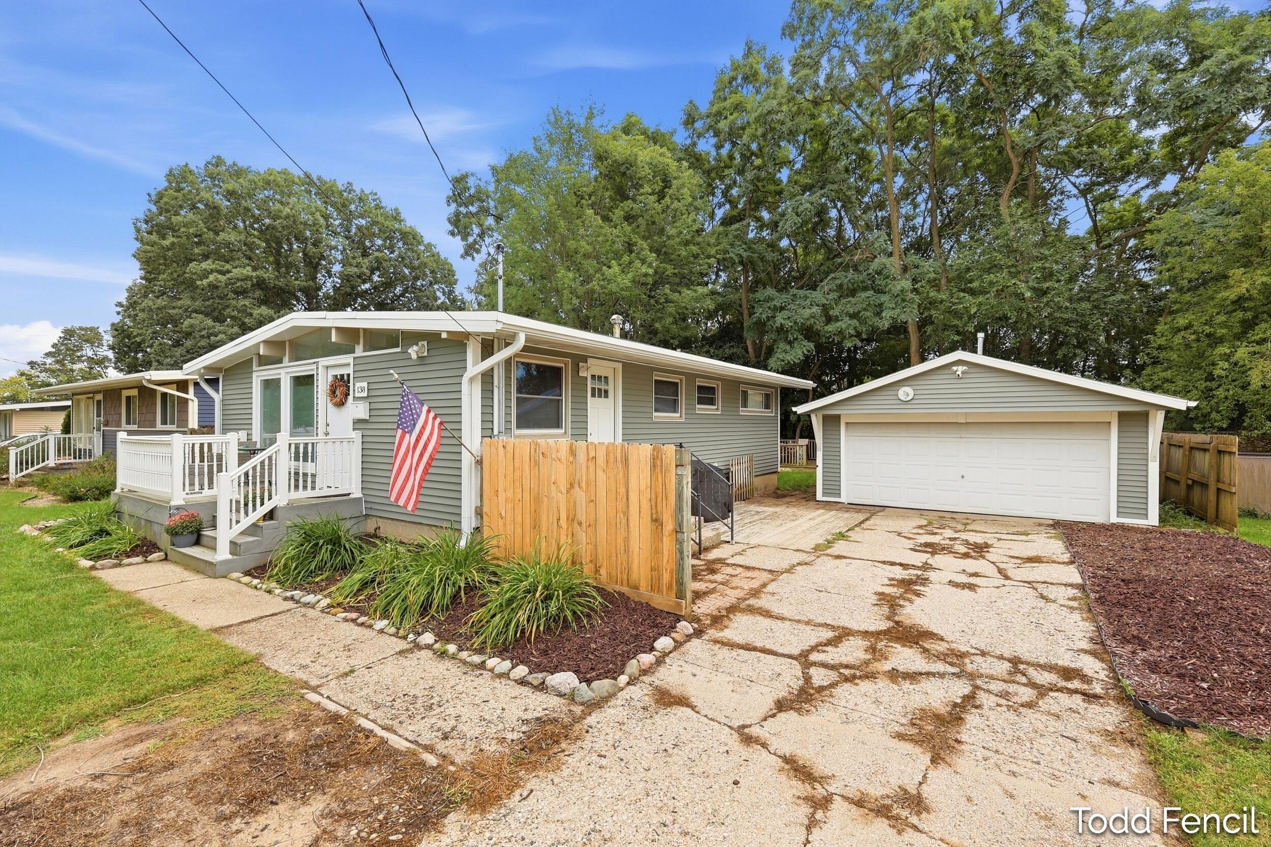138 Highland Drive NE Rockford MI 49341