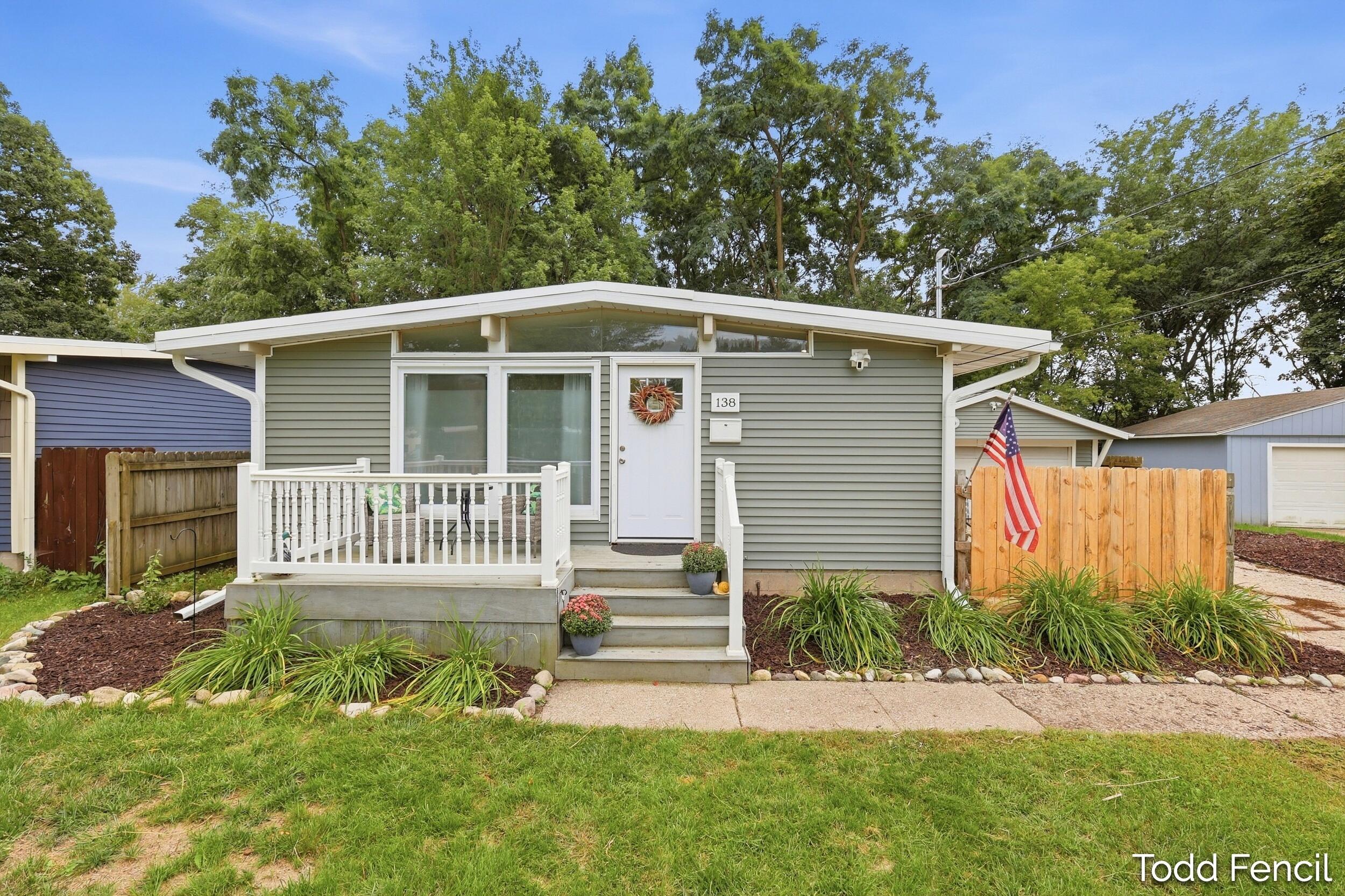138 Highland Drive NE Rockford MI 49341