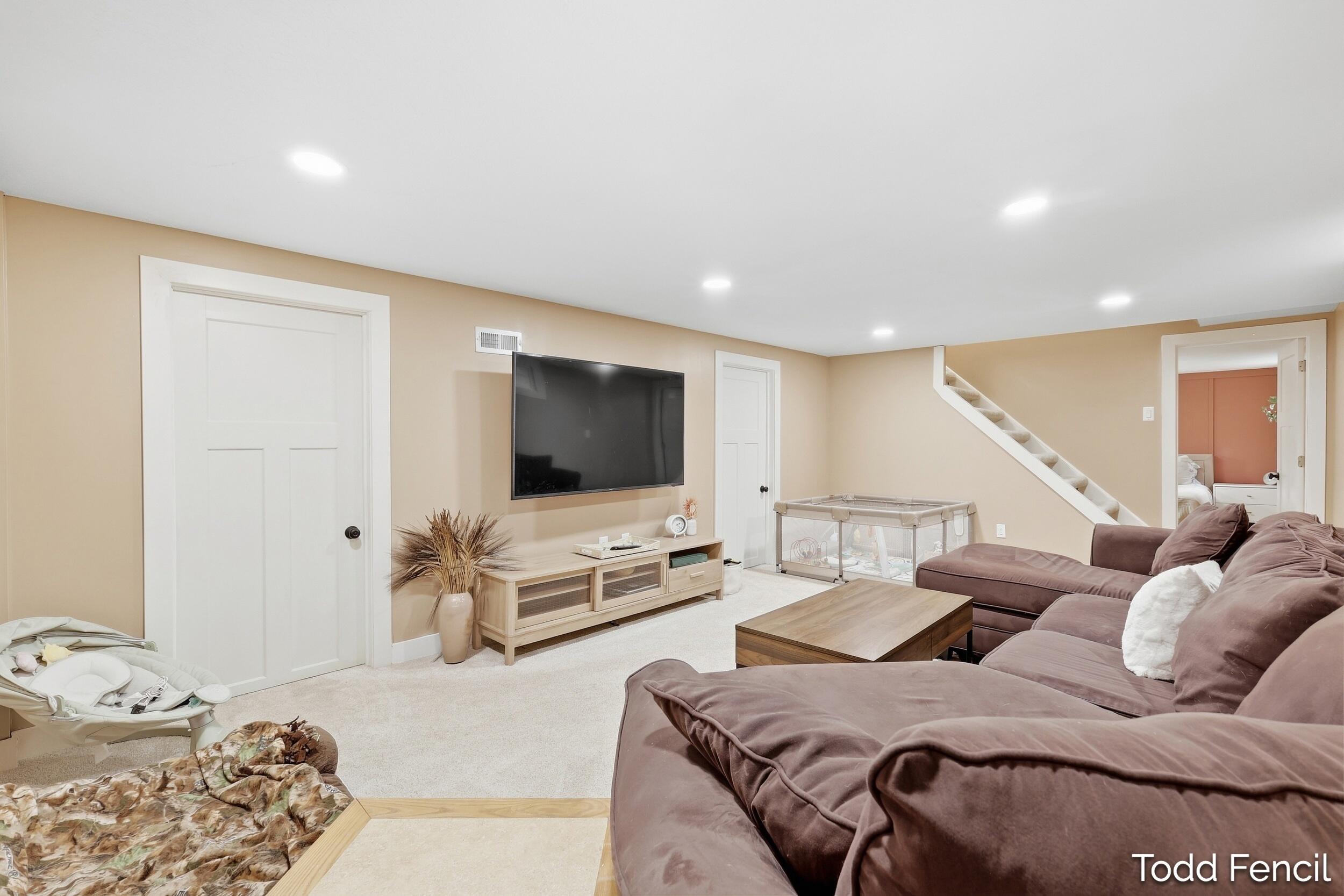 138 Highland Drive NE Rockford MI 49341