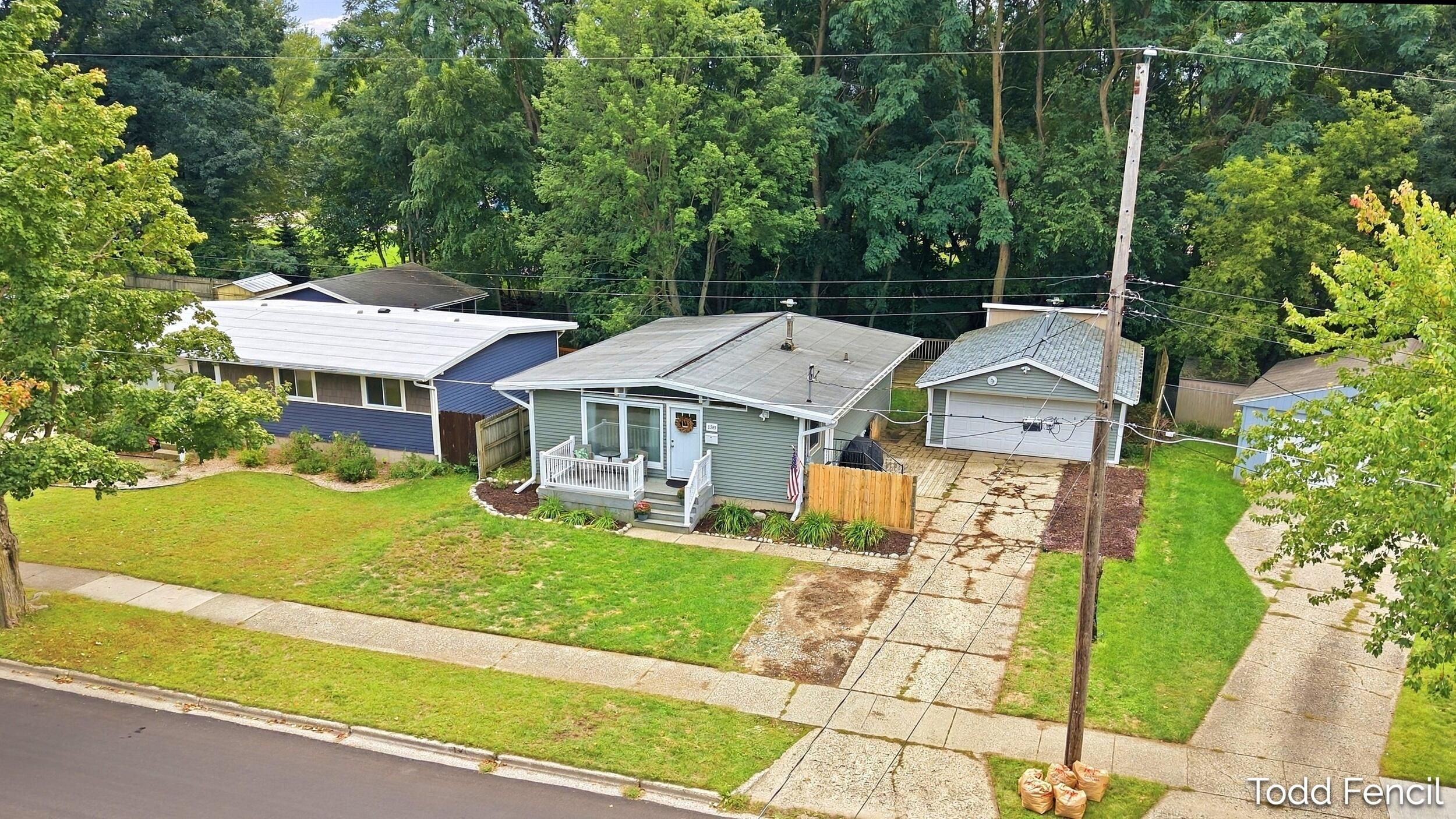 138 Highland Drive NE Rockford MI 49341