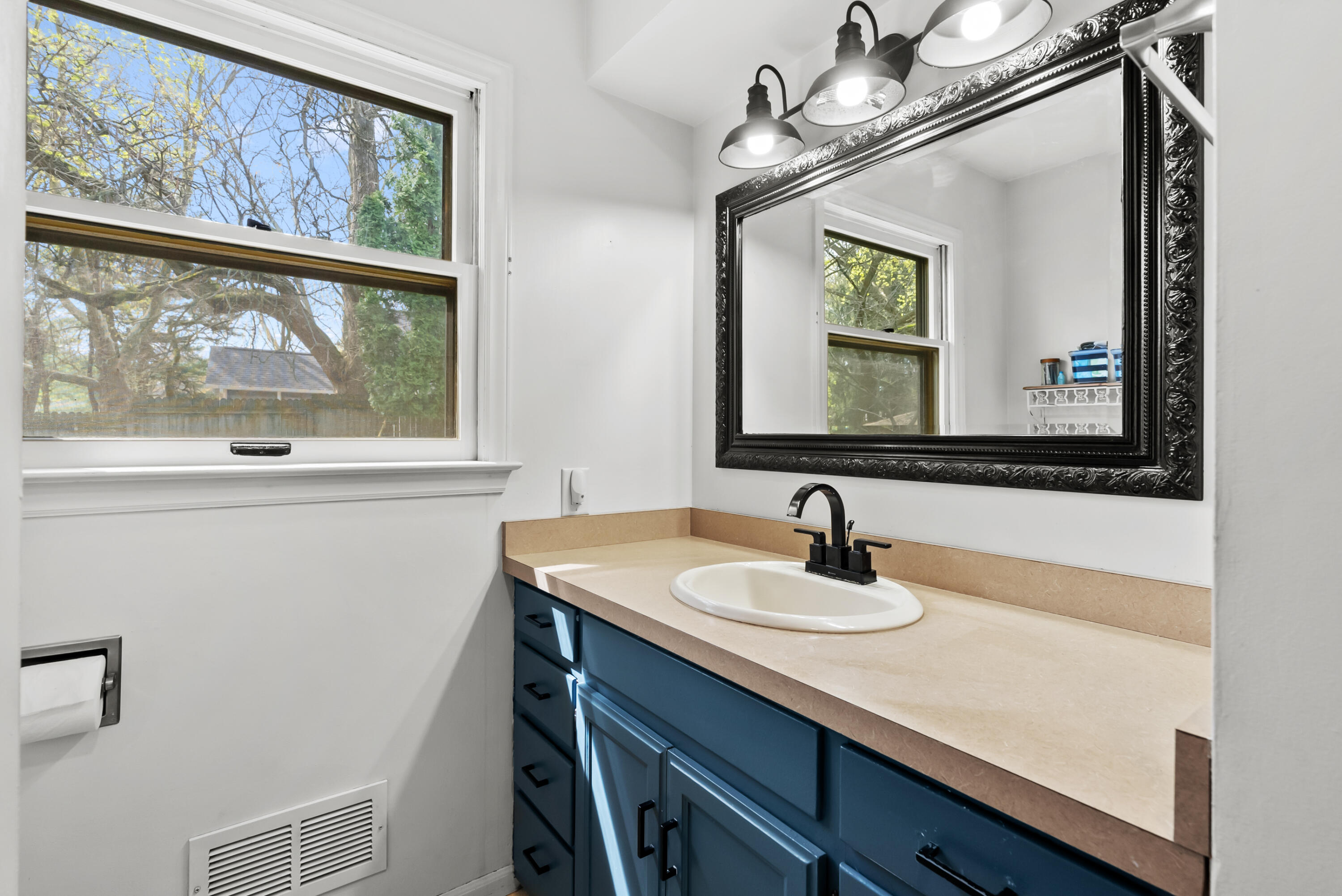 3231 Magnolia Circle Kalamazoo MI 49008