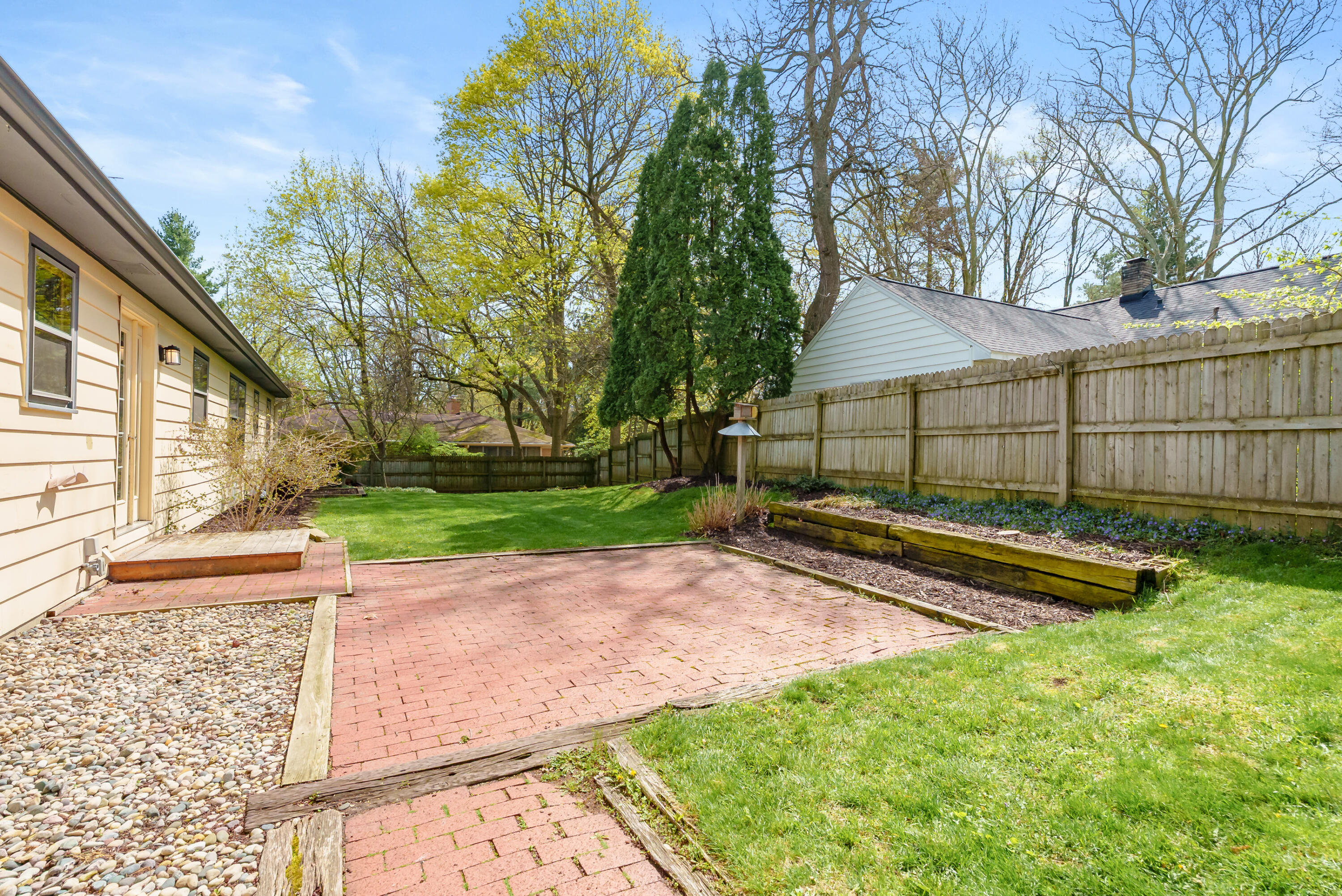 3231 Magnolia Circle Kalamazoo MI 49008