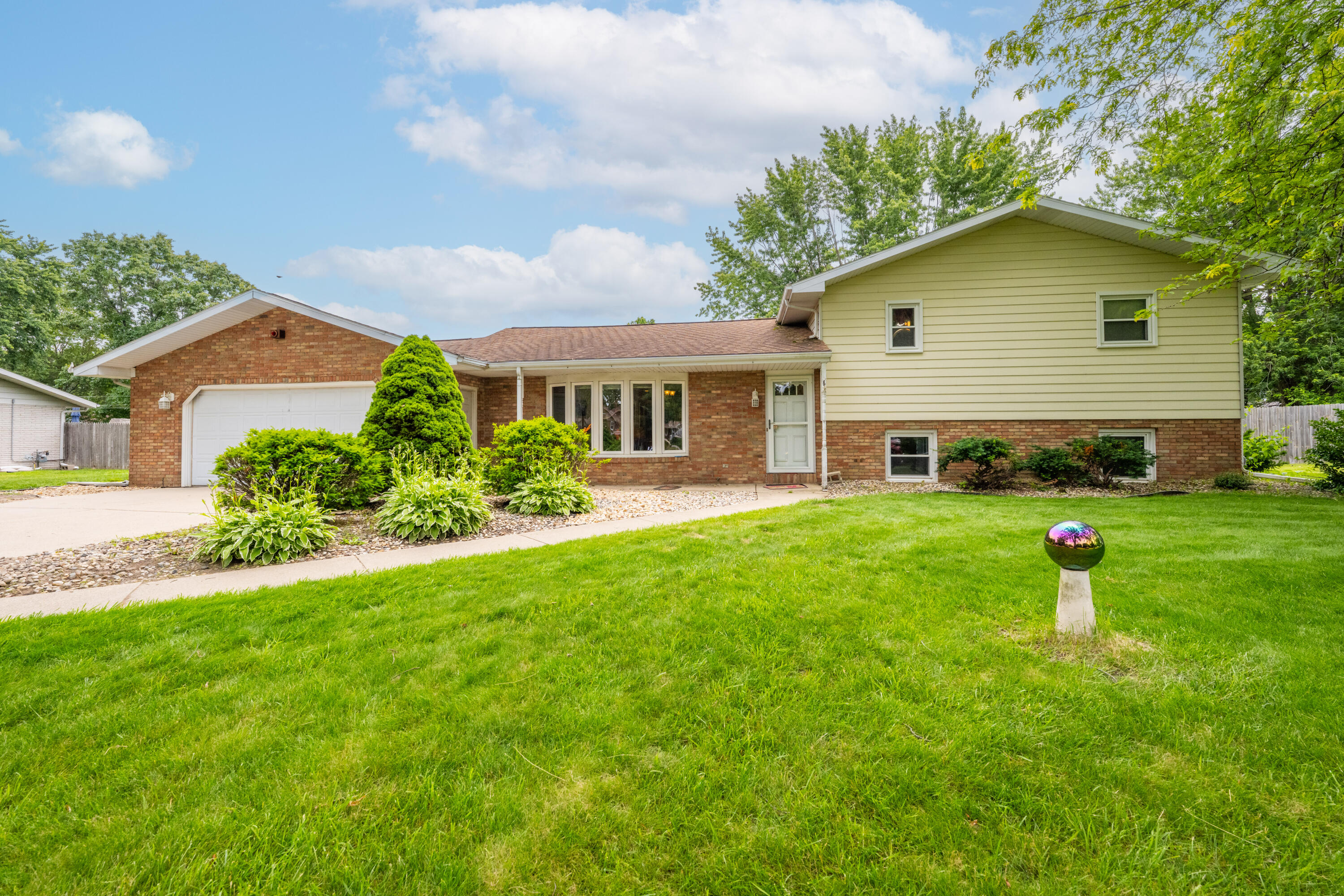5985 Echo Ridge Stevensville MI 49127
