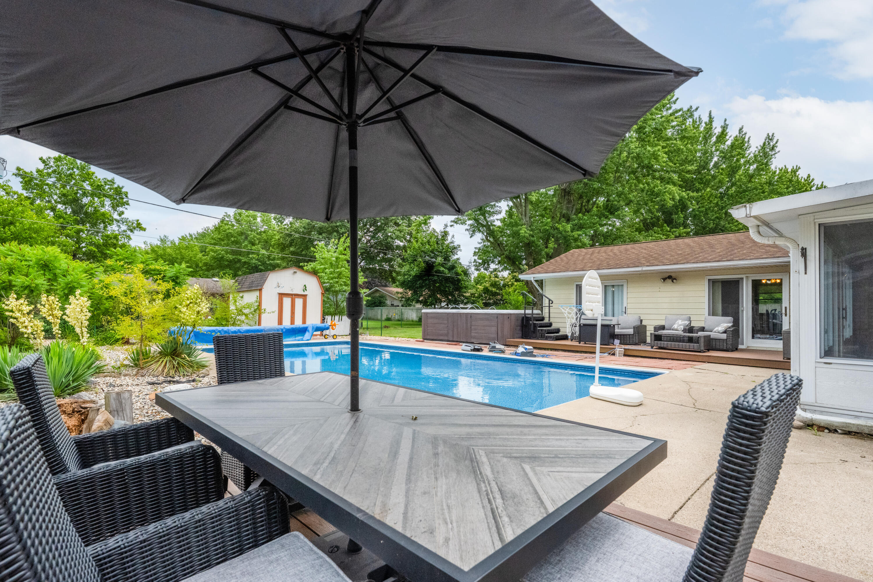 5985 Echo Ridge Stevensville MI 49127