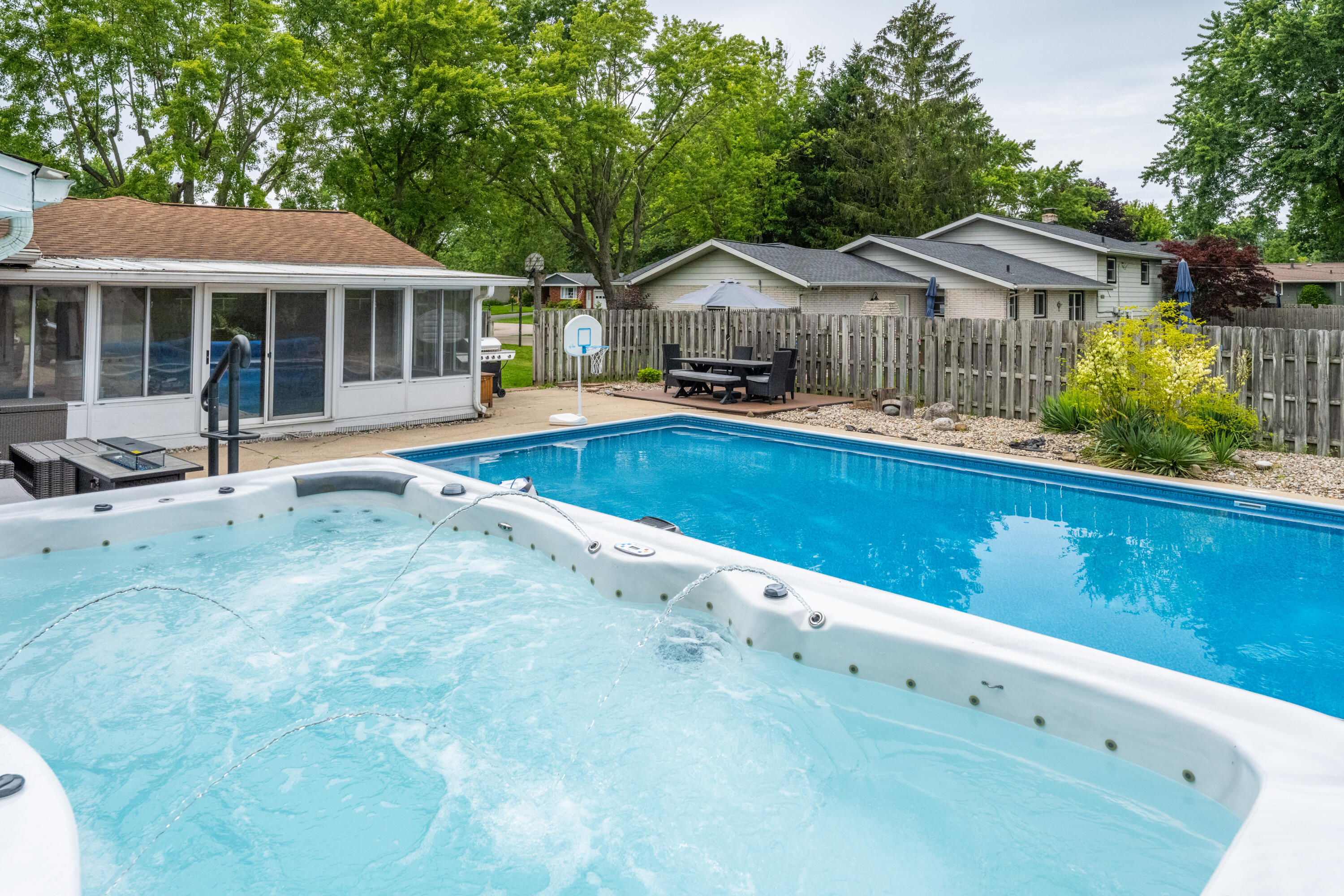5985 Echo Ridge Stevensville MI 49127