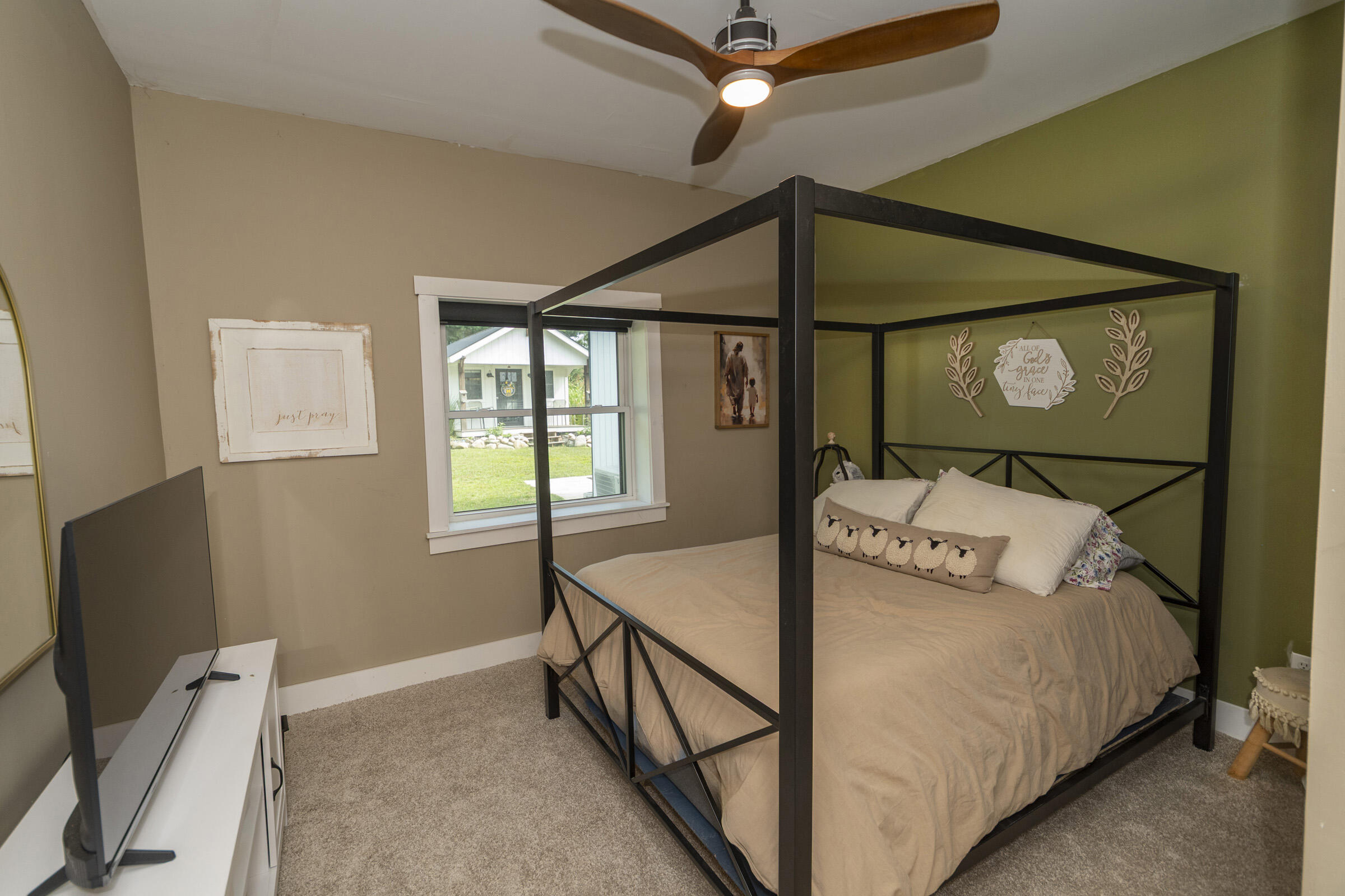 105 Dogwood Circle Dowagiac MI 49047