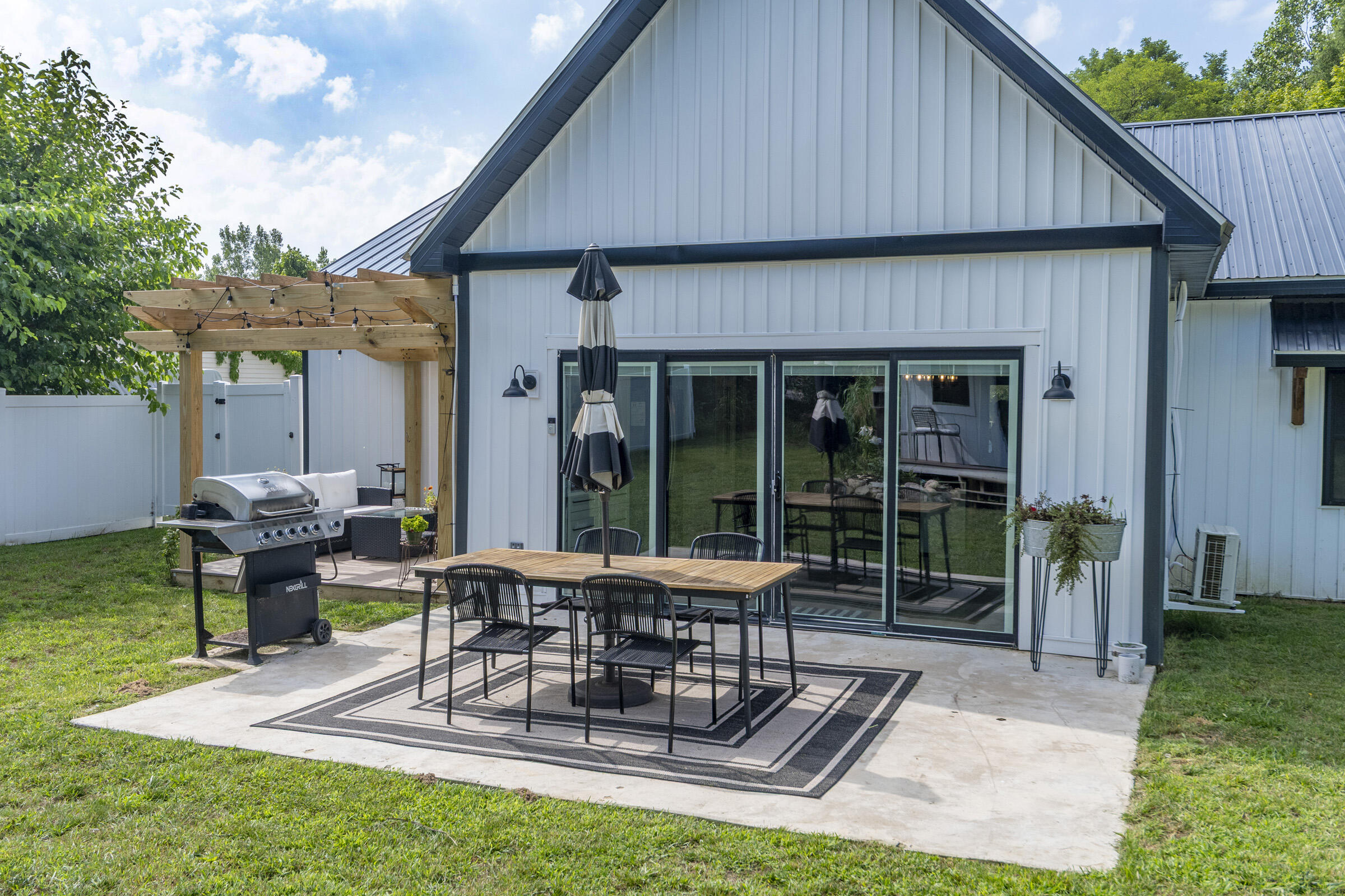 105 Dogwood Circle Dowagiac MI 49047
