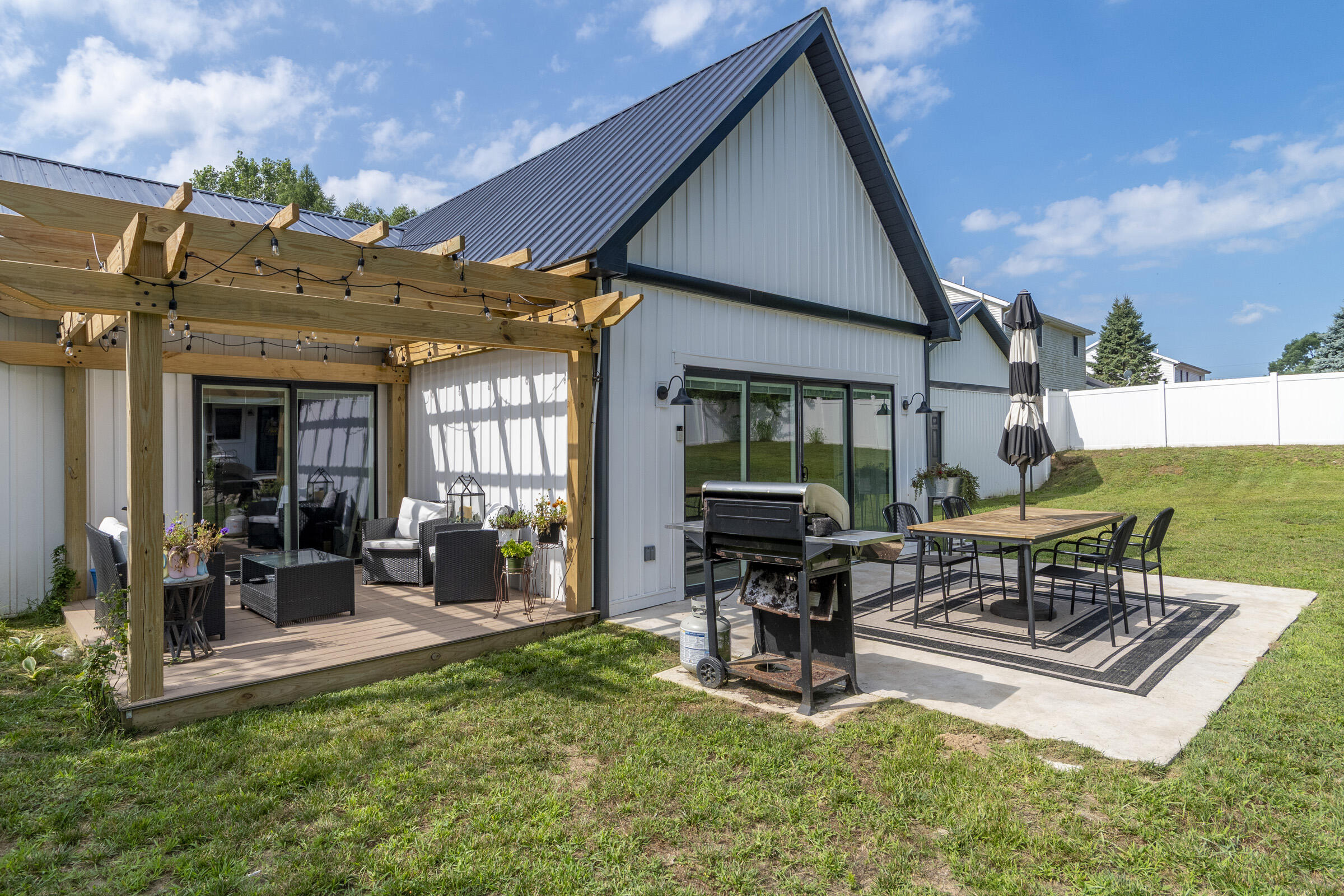 105 Dogwood Circle Dowagiac MI 49047