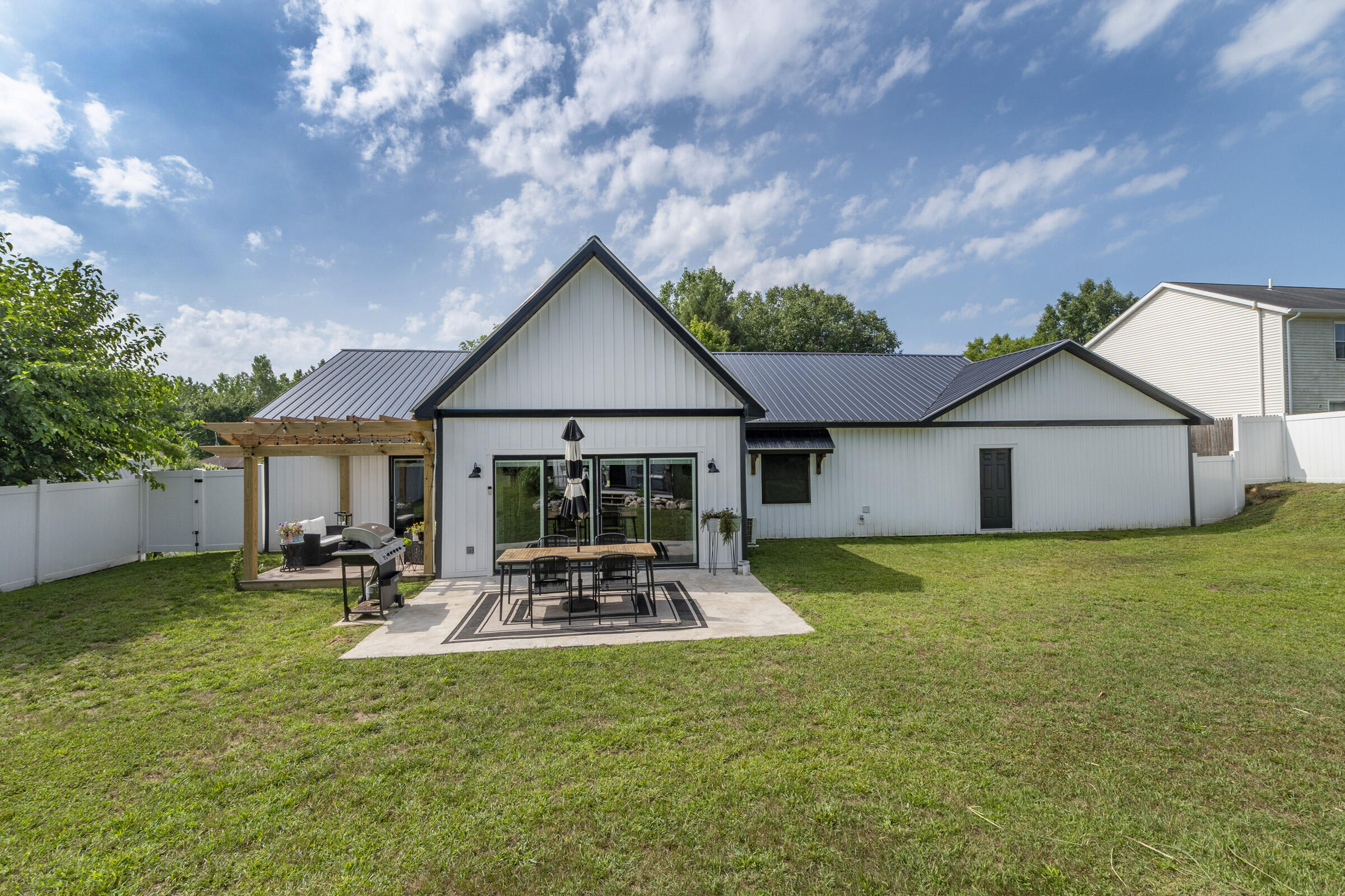 105 Dogwood Circle Dowagiac MI 49047
