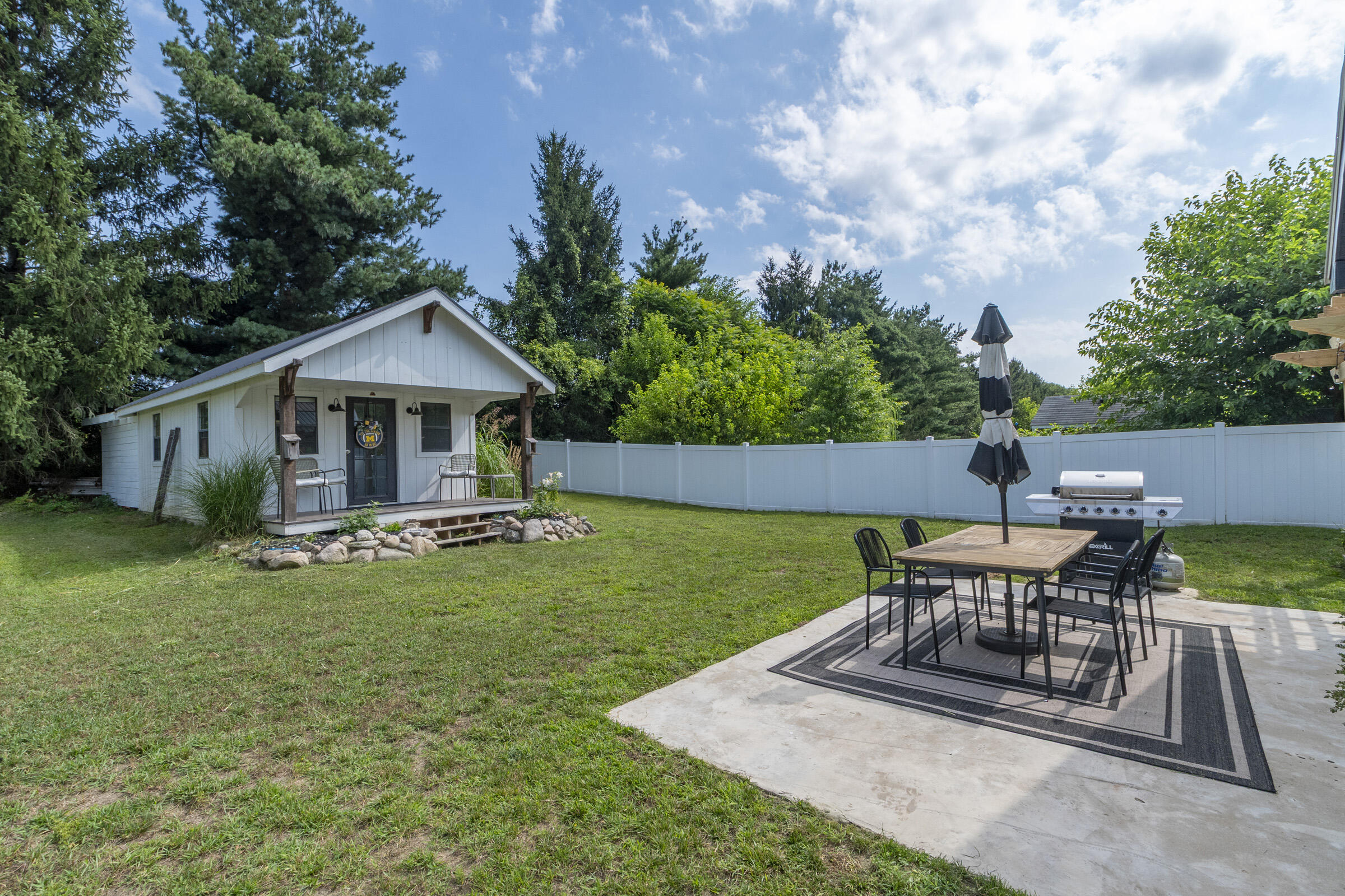 105 Dogwood Circle Dowagiac MI 49047