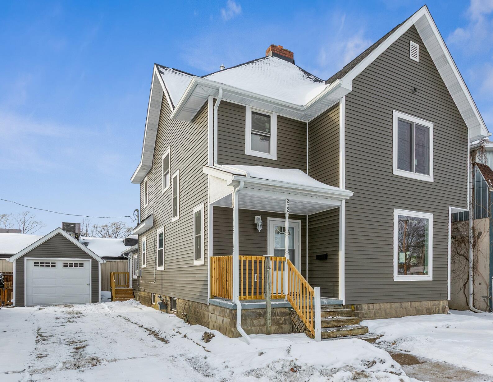 202 S Elm Street Three Oaks MI 49128