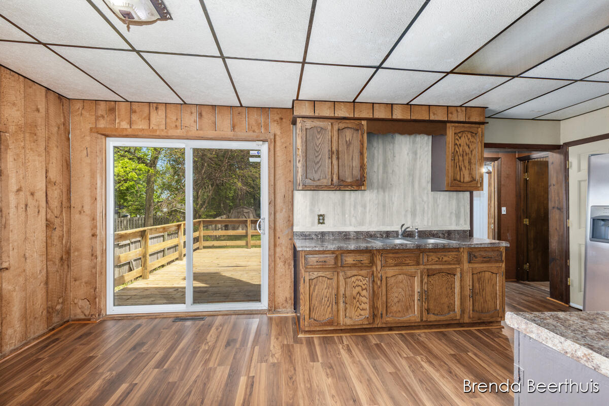 165 E Division Street NE Rockford MI 49341
