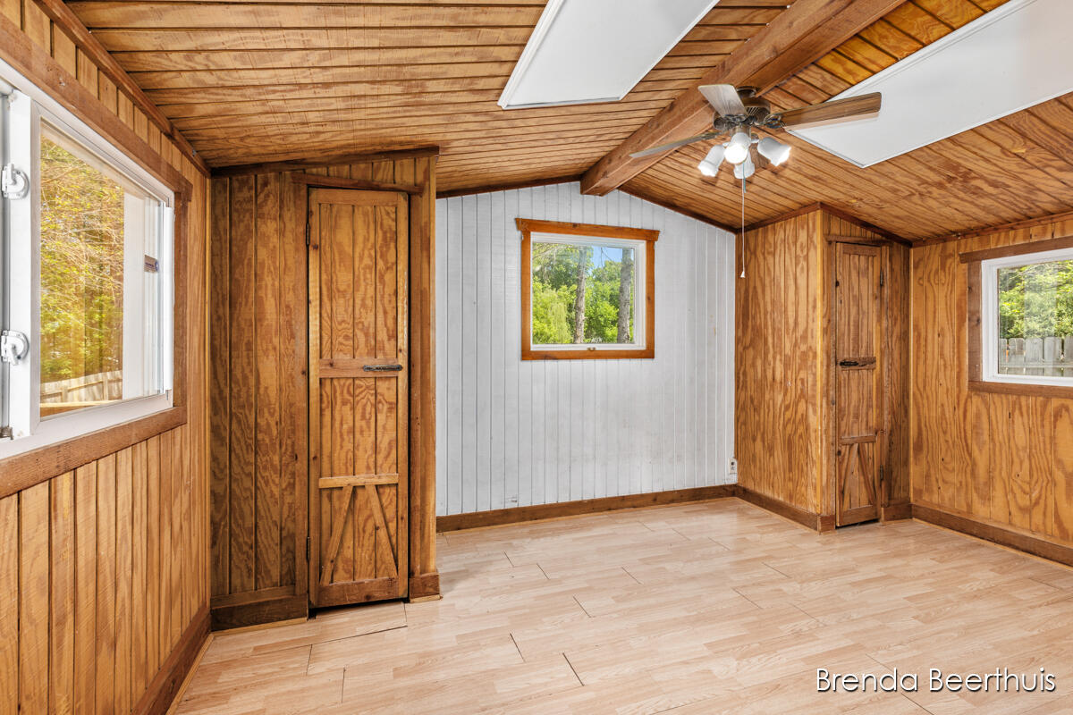 165 E Division Street NE Rockford MI 49341