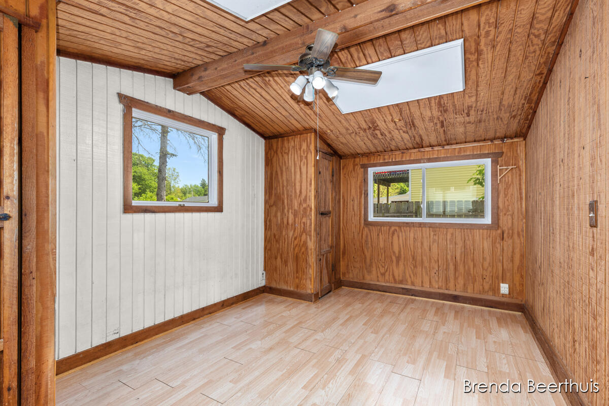 165 E Division Street NE Rockford MI 49341