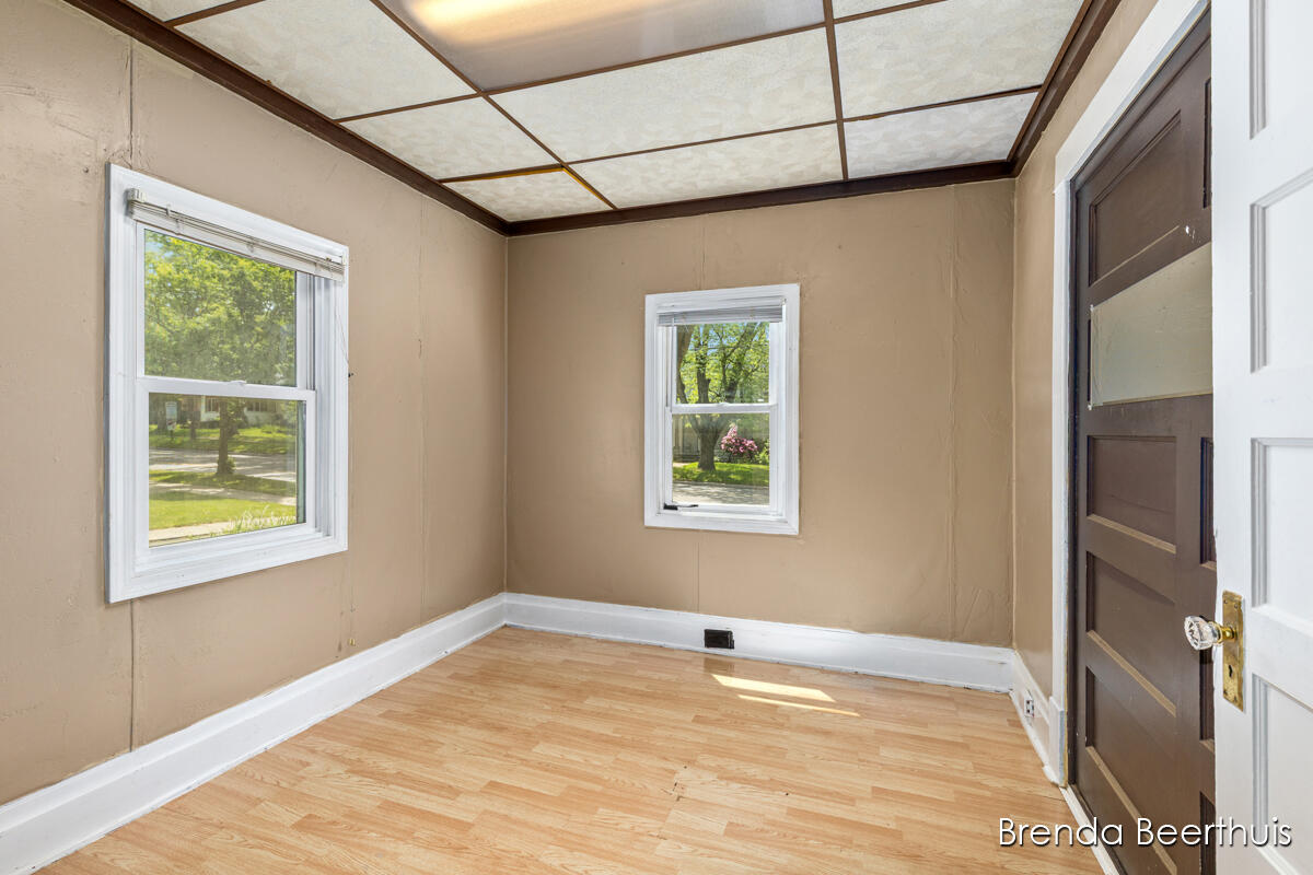 165 E Division Street NE Rockford MI 49341